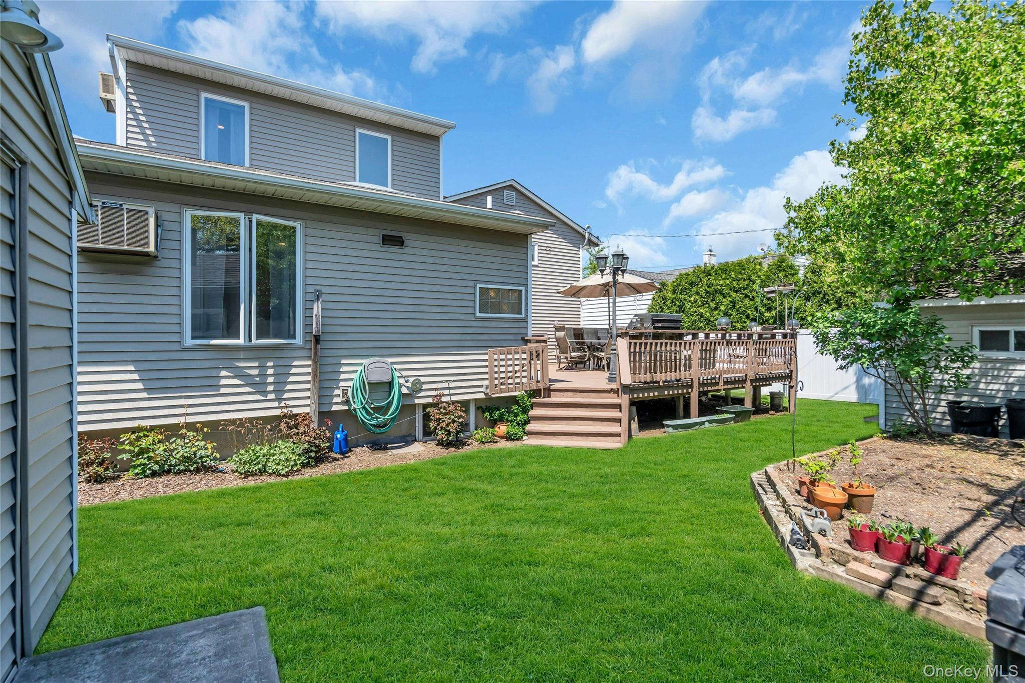Single Family Peachtree Lane  Nassau County, NY 11801, MLS-990344-32