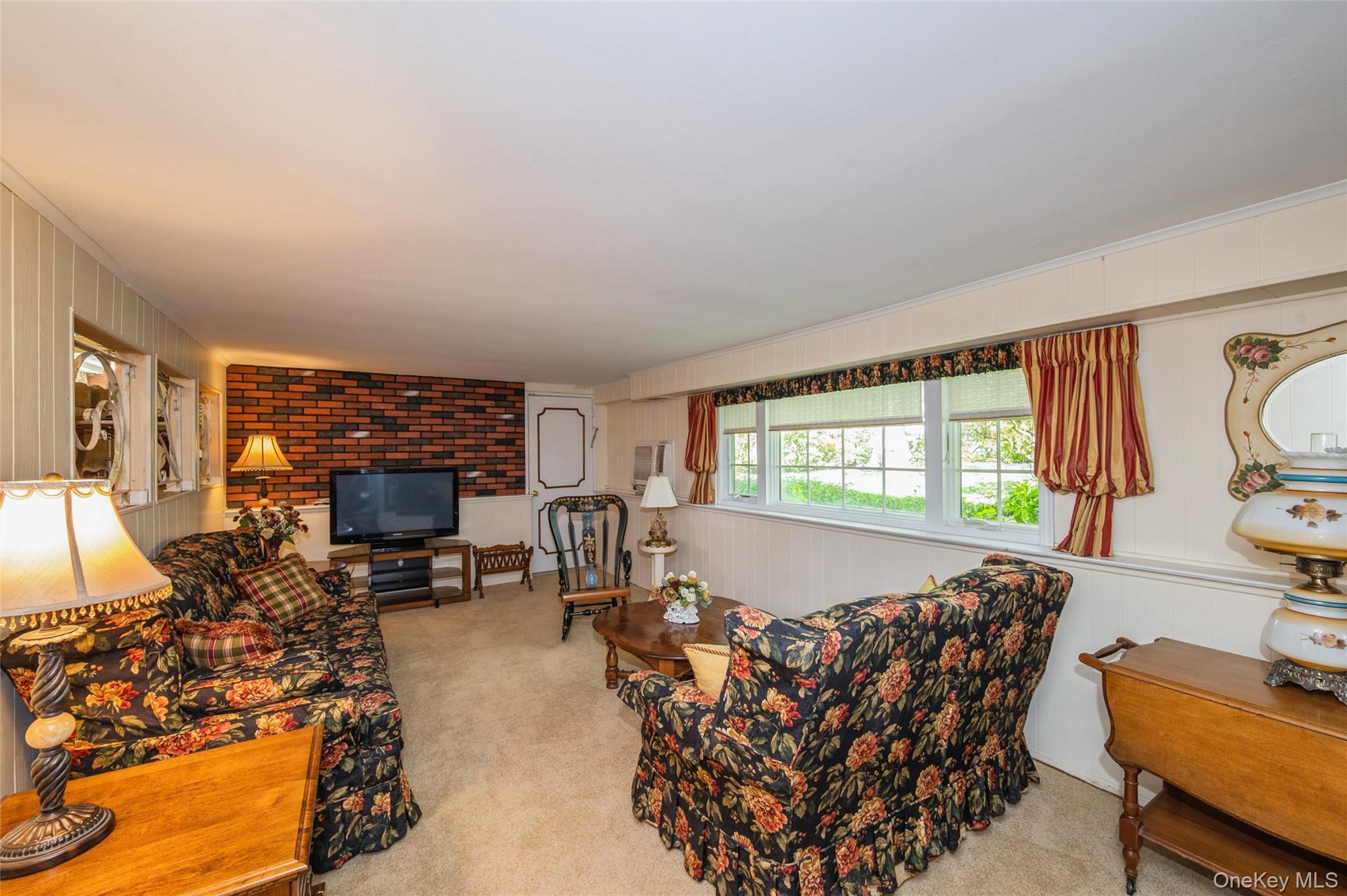Single Family Wren  Suffolk County, NY 11768, MLS-990377-14
