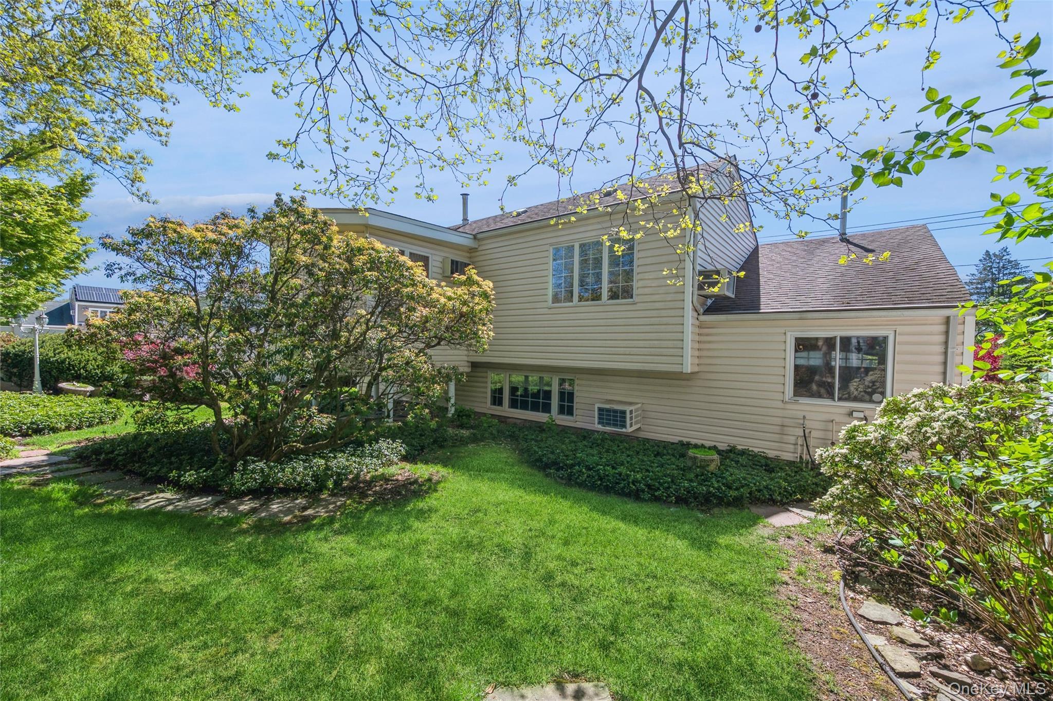 Single Family Wren  Suffolk County, NY 11768, MLS-990377-19