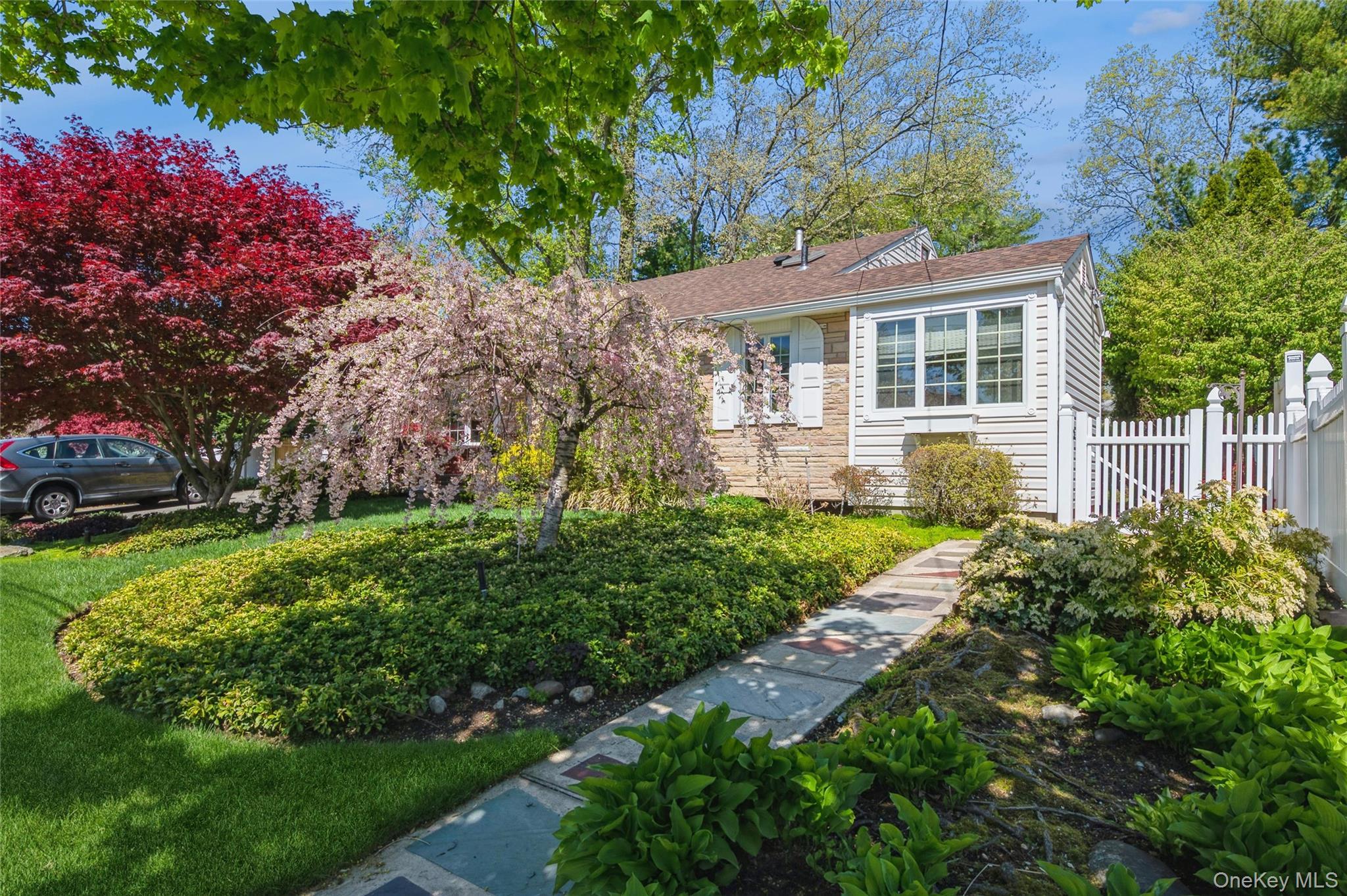 Single Family Wren  Suffolk County, NY 11768, MLS-990377-2