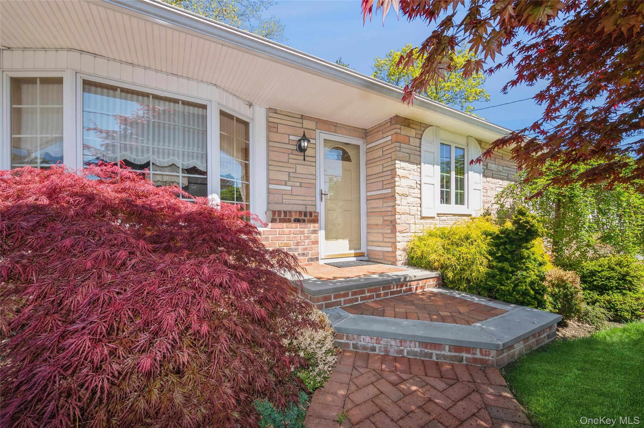 Single Family Wren  Suffolk County, NY 11768, MLS-990377-26