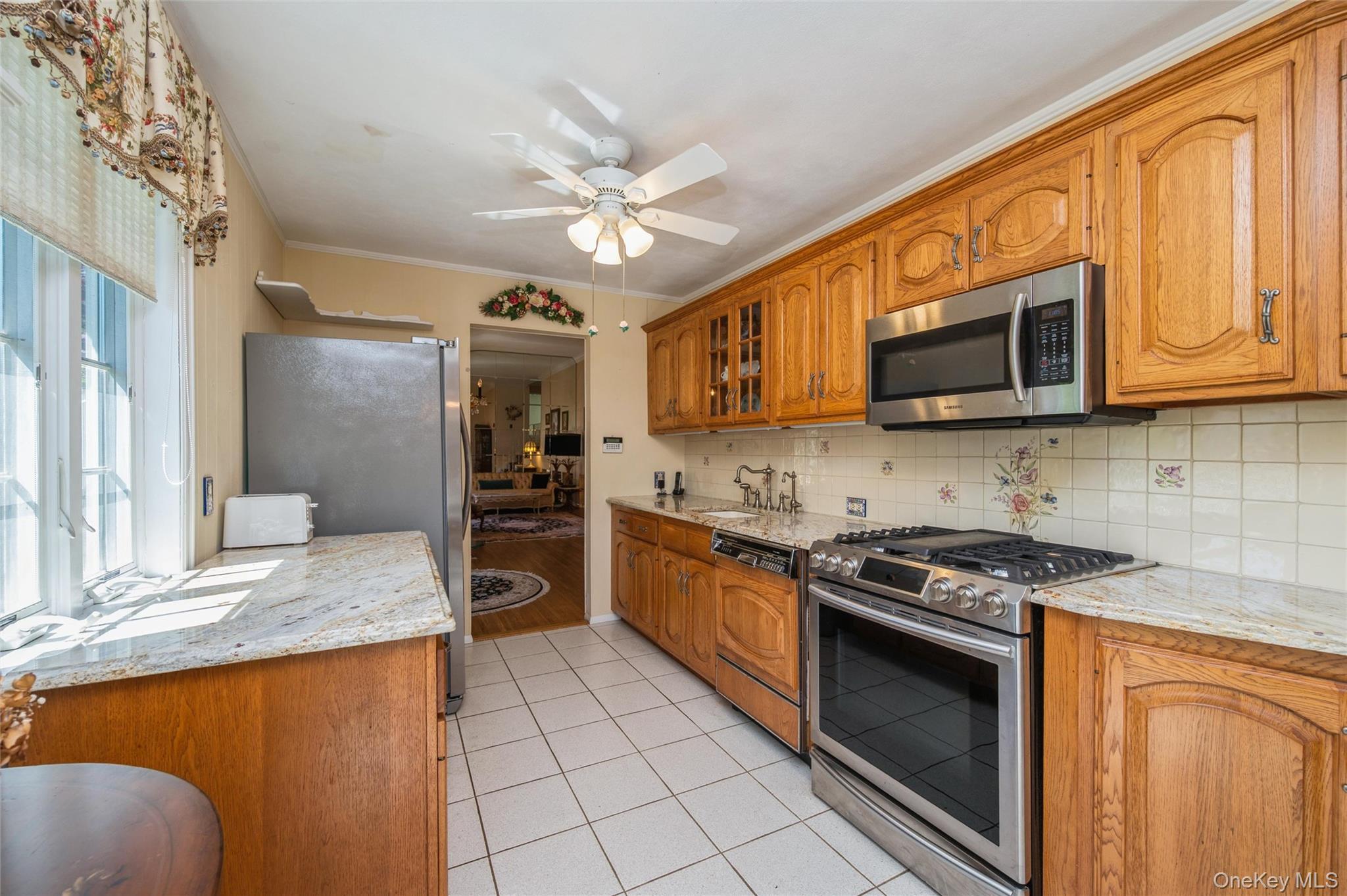 Single Family Wren  Suffolk County, NY 11768, MLS-990377-28