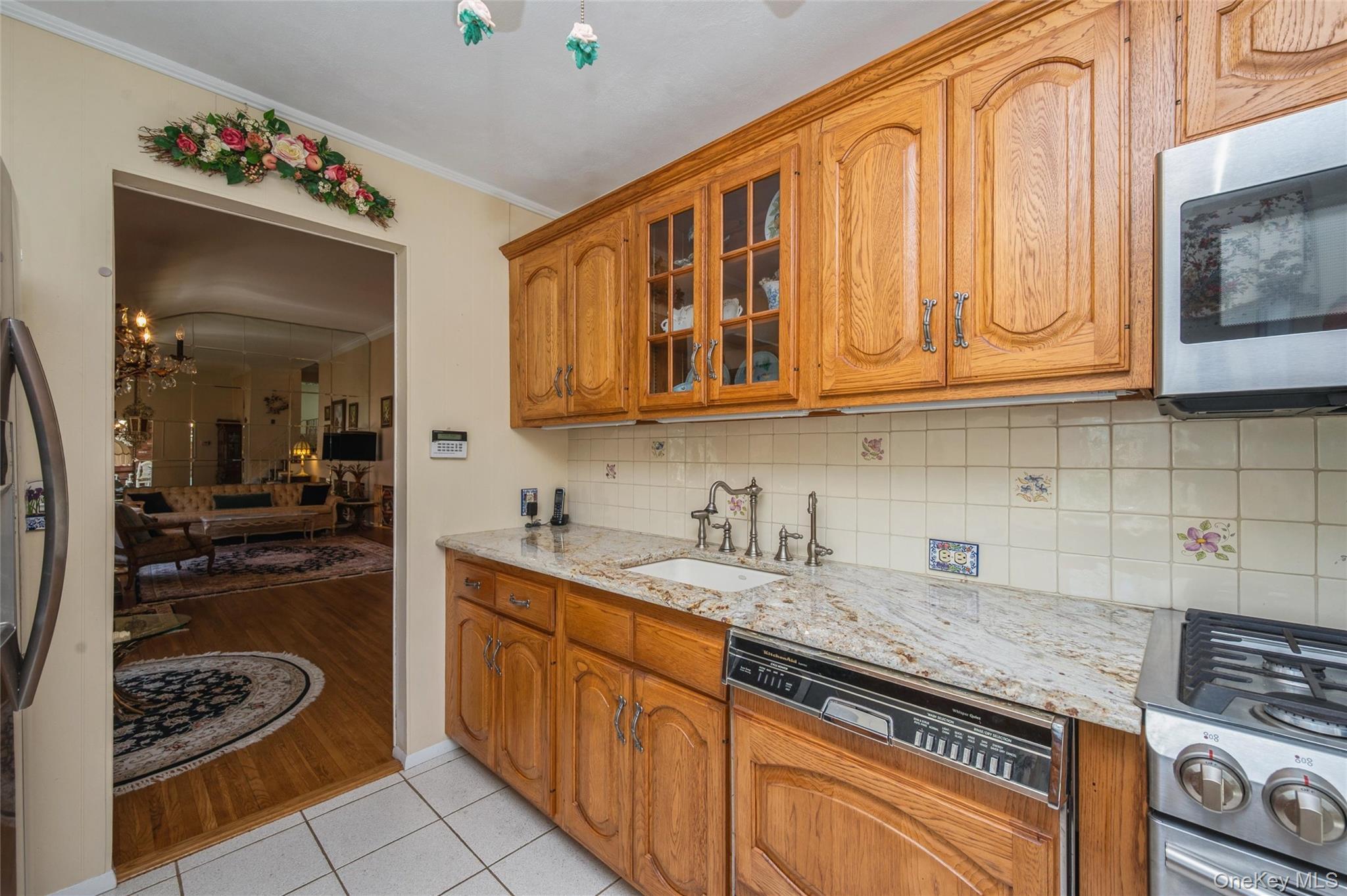 Single Family Wren  Suffolk County, NY 11768, MLS-990377-29