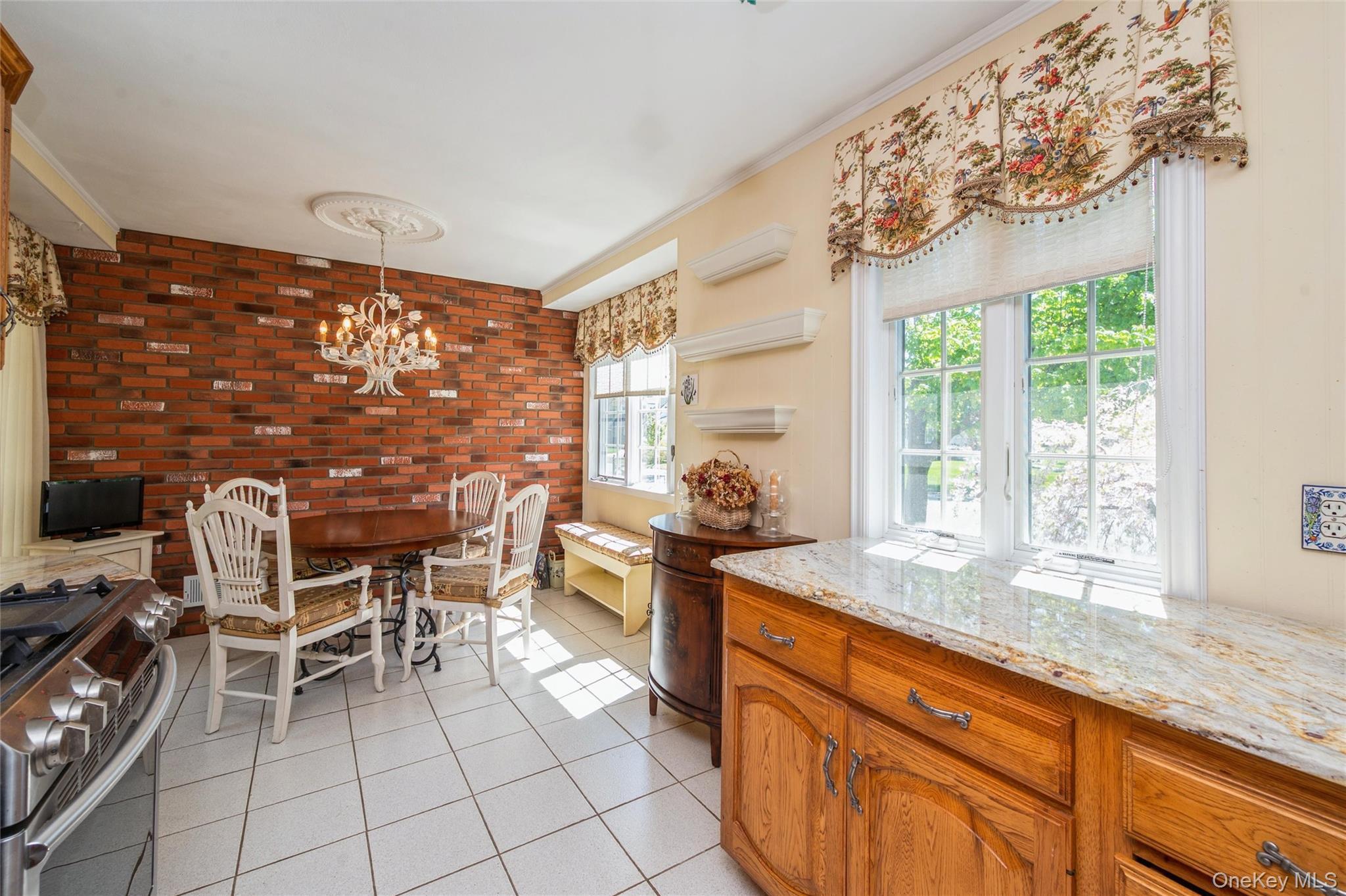 Single Family Wren  Suffolk County, NY 11768, MLS-990377-31