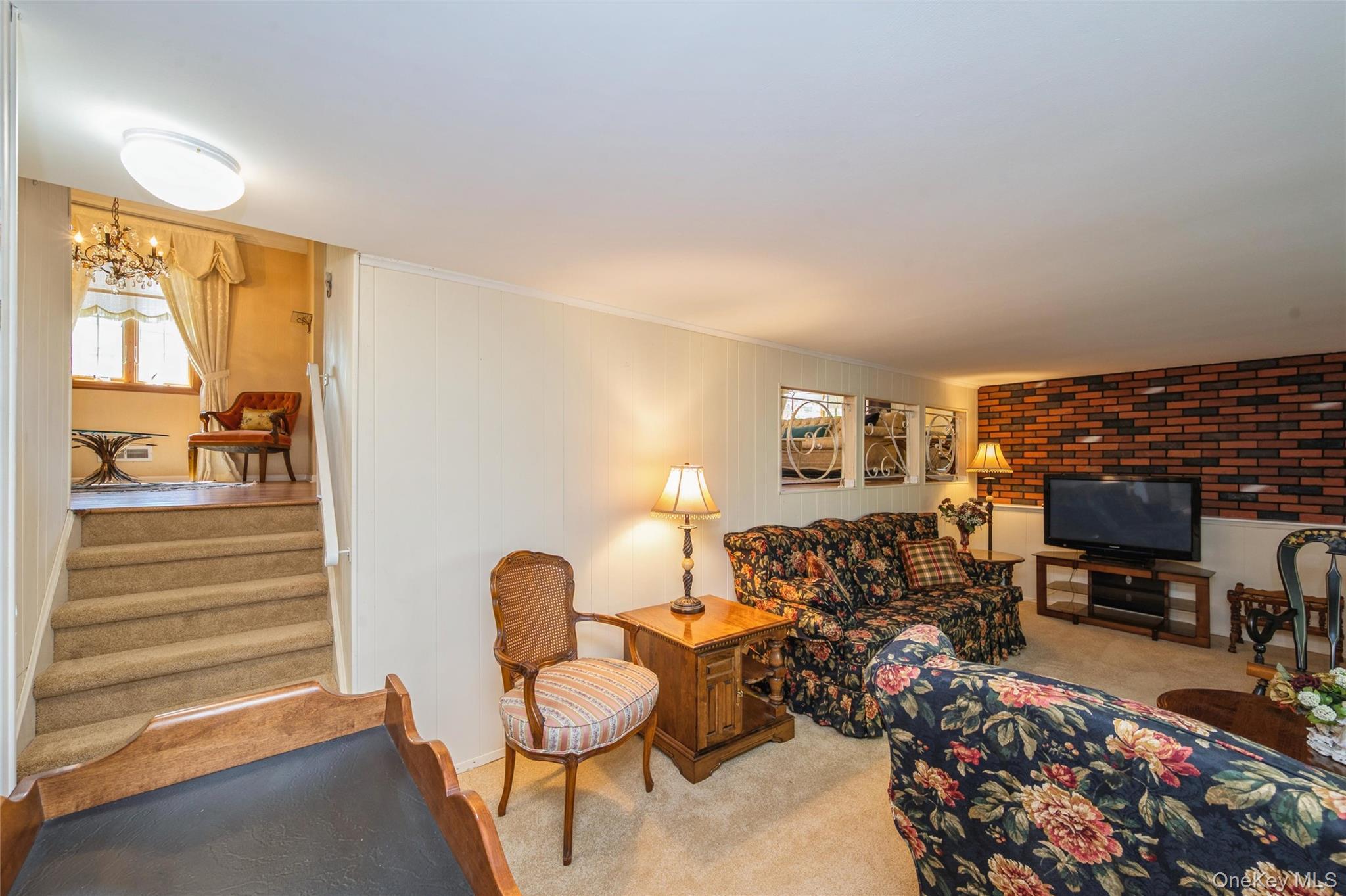 Single Family Wren  Suffolk County, NY 11768, MLS-990377-35