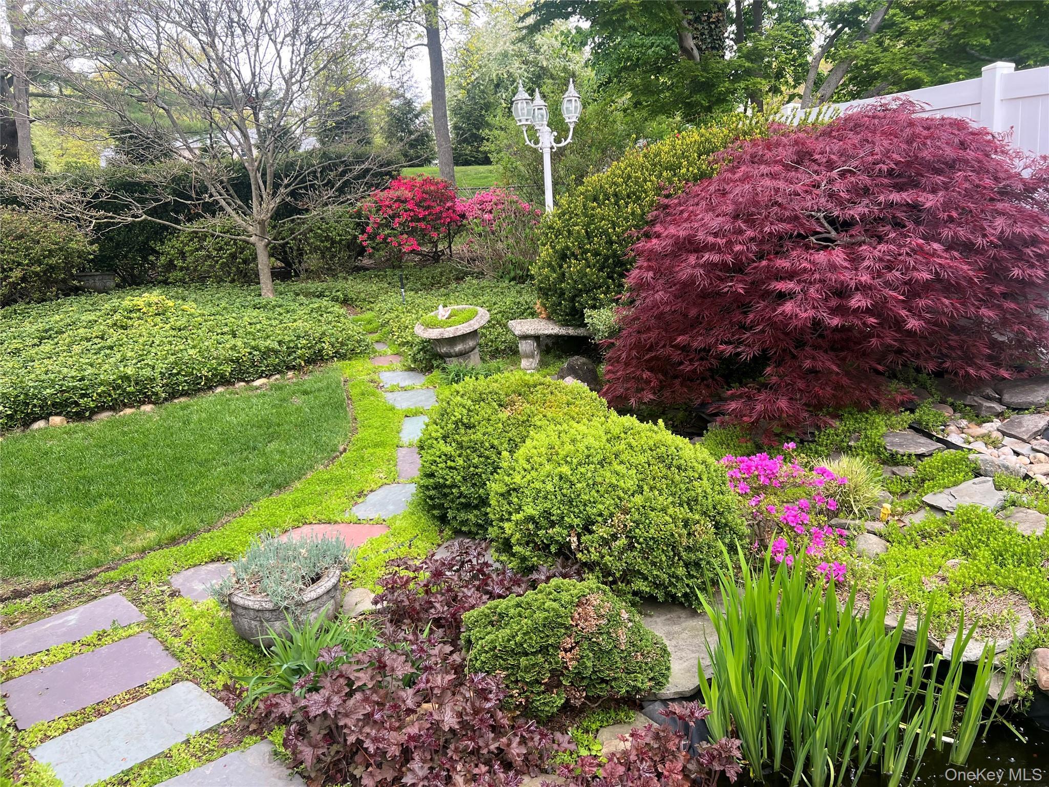 Single Family Wren  Suffolk County, NY 11768, MLS-990377-37