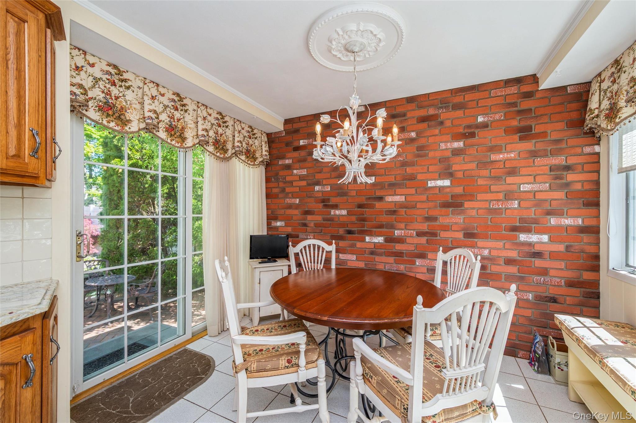Single Family Wren  Suffolk County, NY 11768, MLS-990377-5