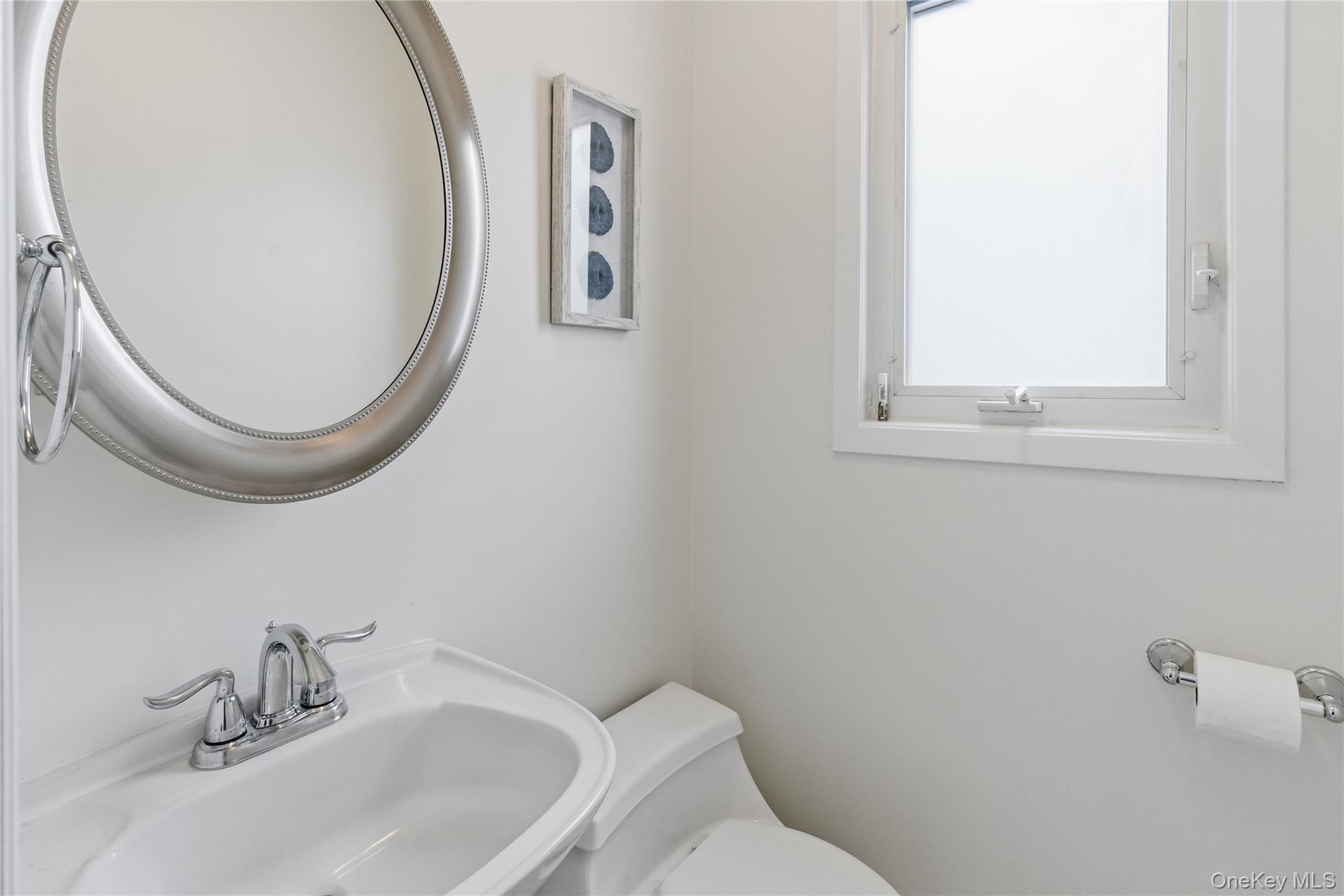 Single Family Outlook  Suffolk County, NY 11704, MLS-990386-12