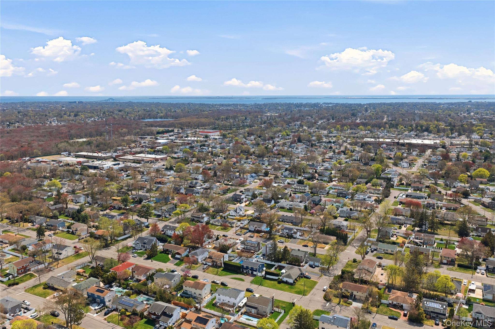 Single Family Outlook  Suffolk County, NY 11704, MLS-990386-28