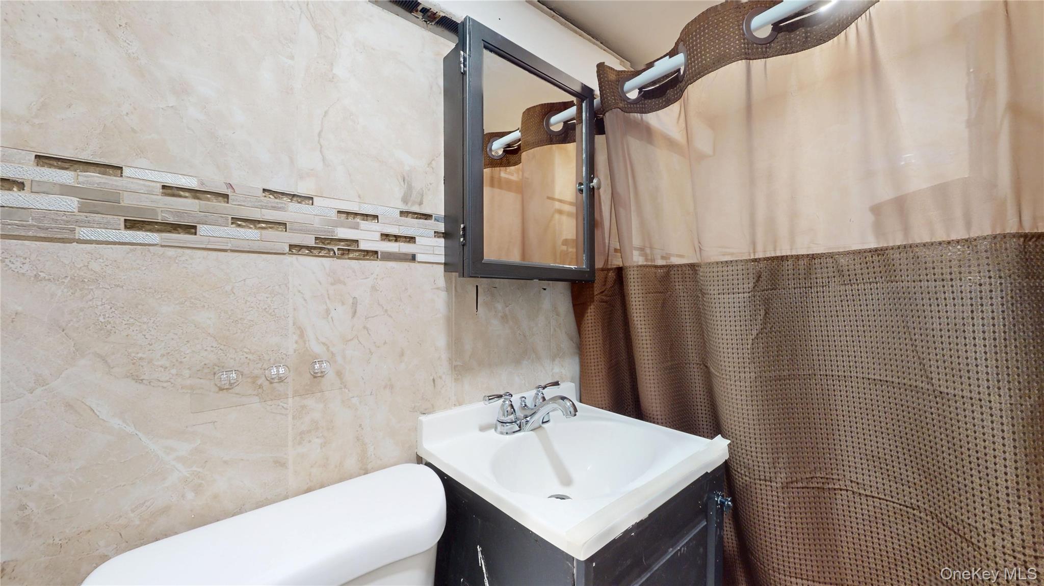 Single Family 82nd  Queens, NY 11385, MLS-990391-20