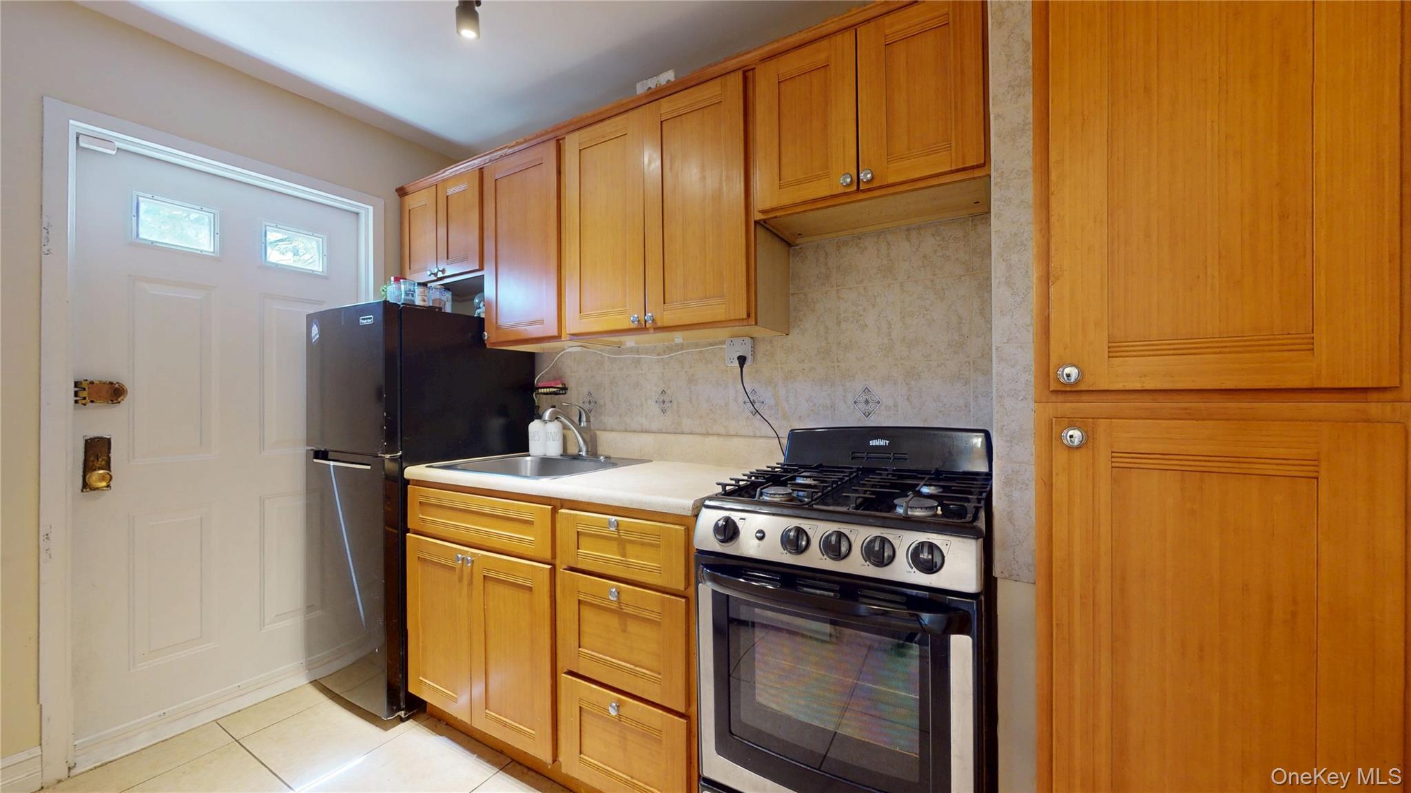 Single Family 82nd  Queens, NY 11385, MLS-990391-9