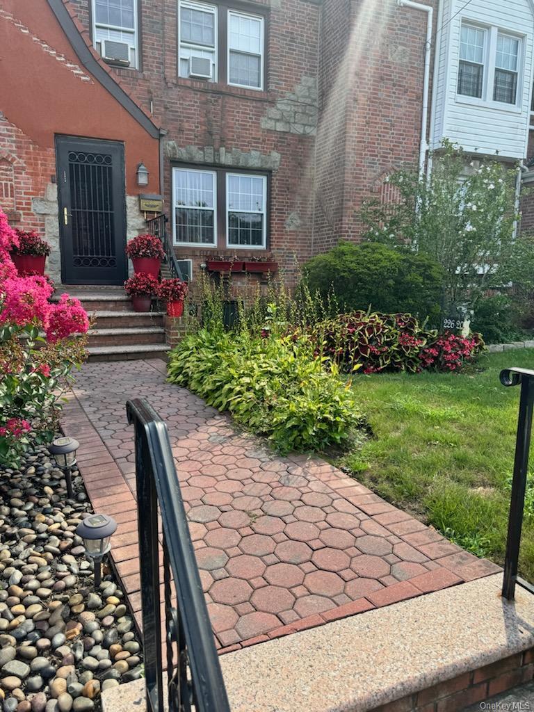 Single Family 141st  Queens, NY 11413, MLS-990398-19