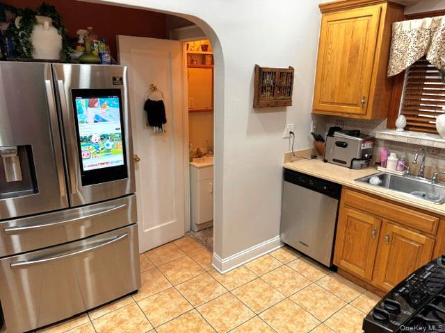 Single Family 141st  Queens, NY 11413, MLS-990398-5