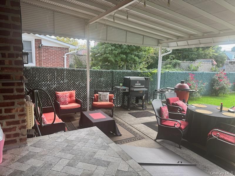 Single Family 141st  Queens, NY 11413, MLS-990398-8