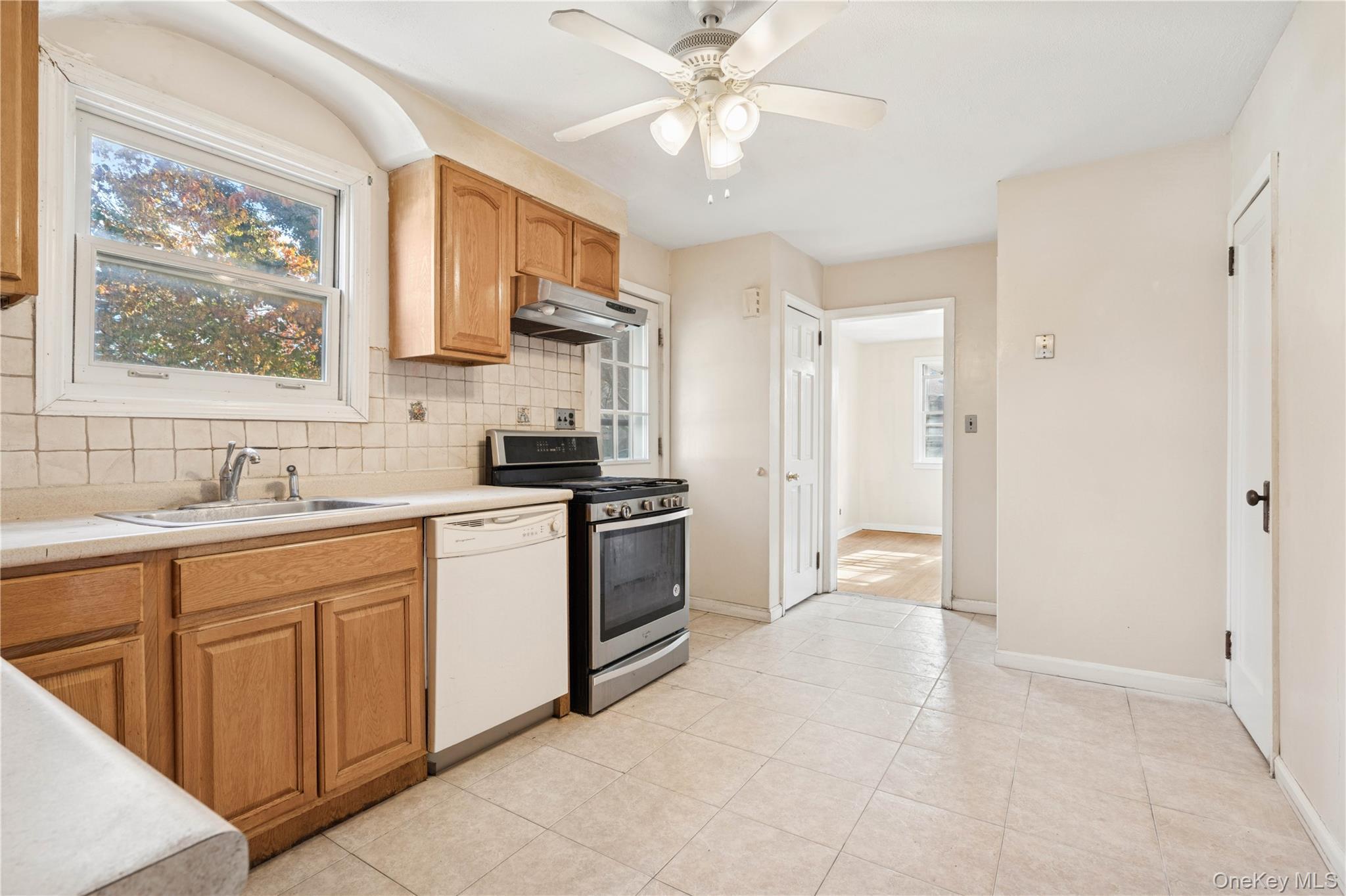 Single Family Wescott  Staten Island, NY 10314, MLS-990450-4