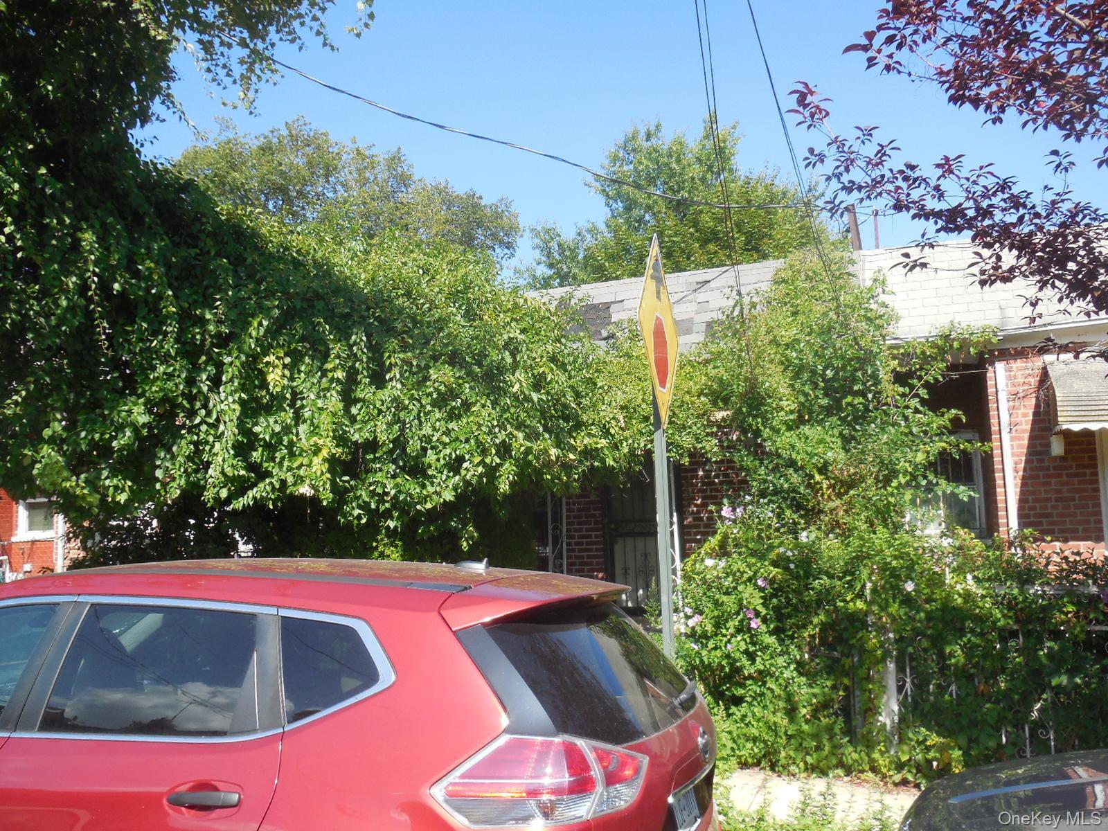 Single Family Gunther  Bronx, NY 10469, MLS-990456-3