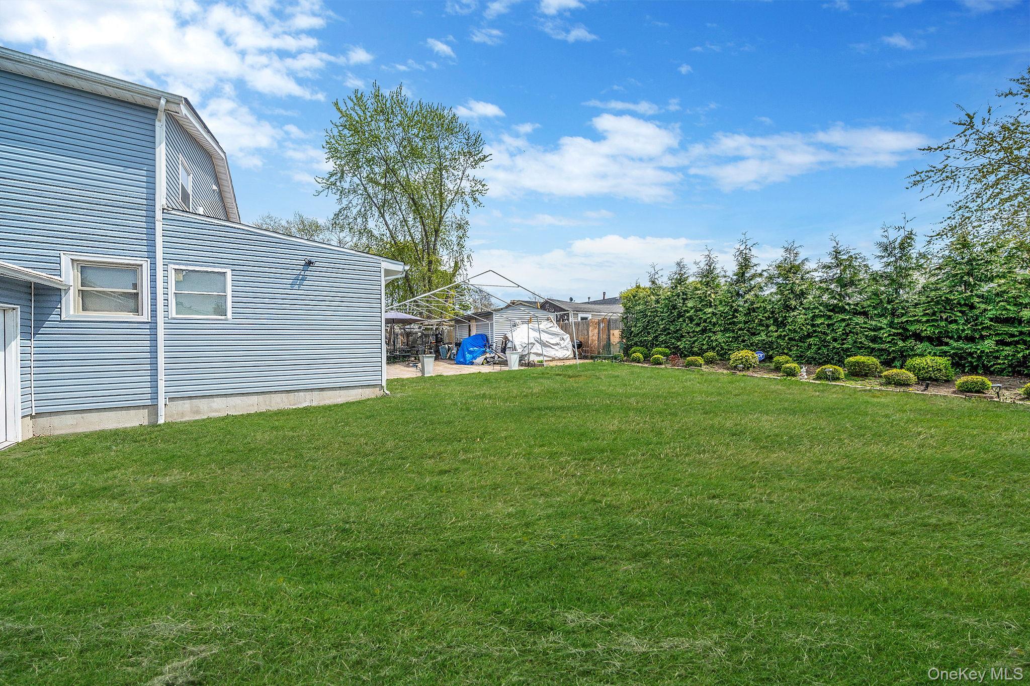 Single Family Beech  Suffolk County, NY 11722, MLS-990467-36