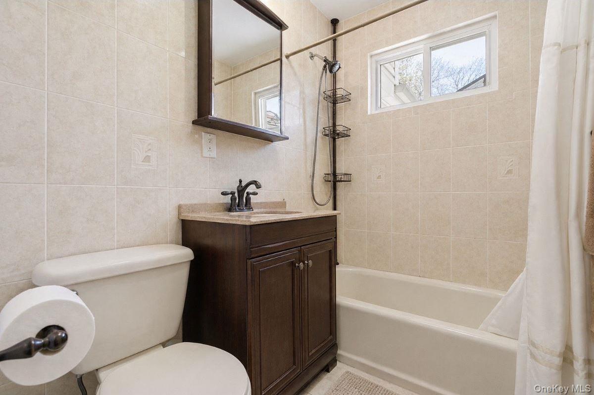 Single Family Manatuck  Suffolk County, NY 11706, MLS-990474-18