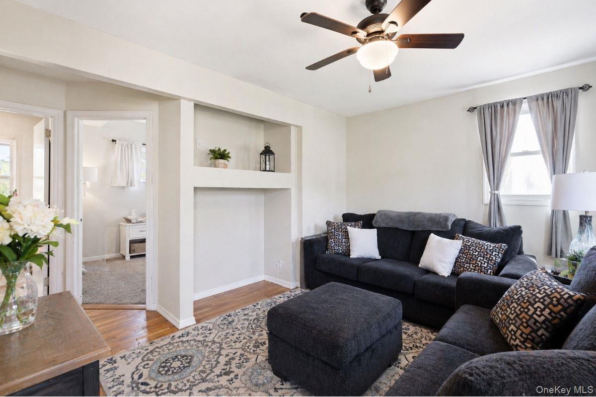 Single Family Manatuck  Suffolk County, NY 11706, MLS-990474-20