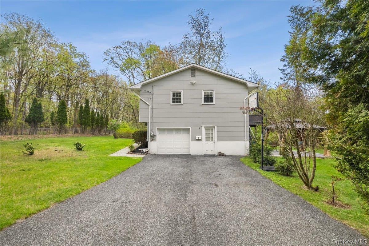 Single Family Bristol  Rockland County, NY 10956, MLS-990479-8
