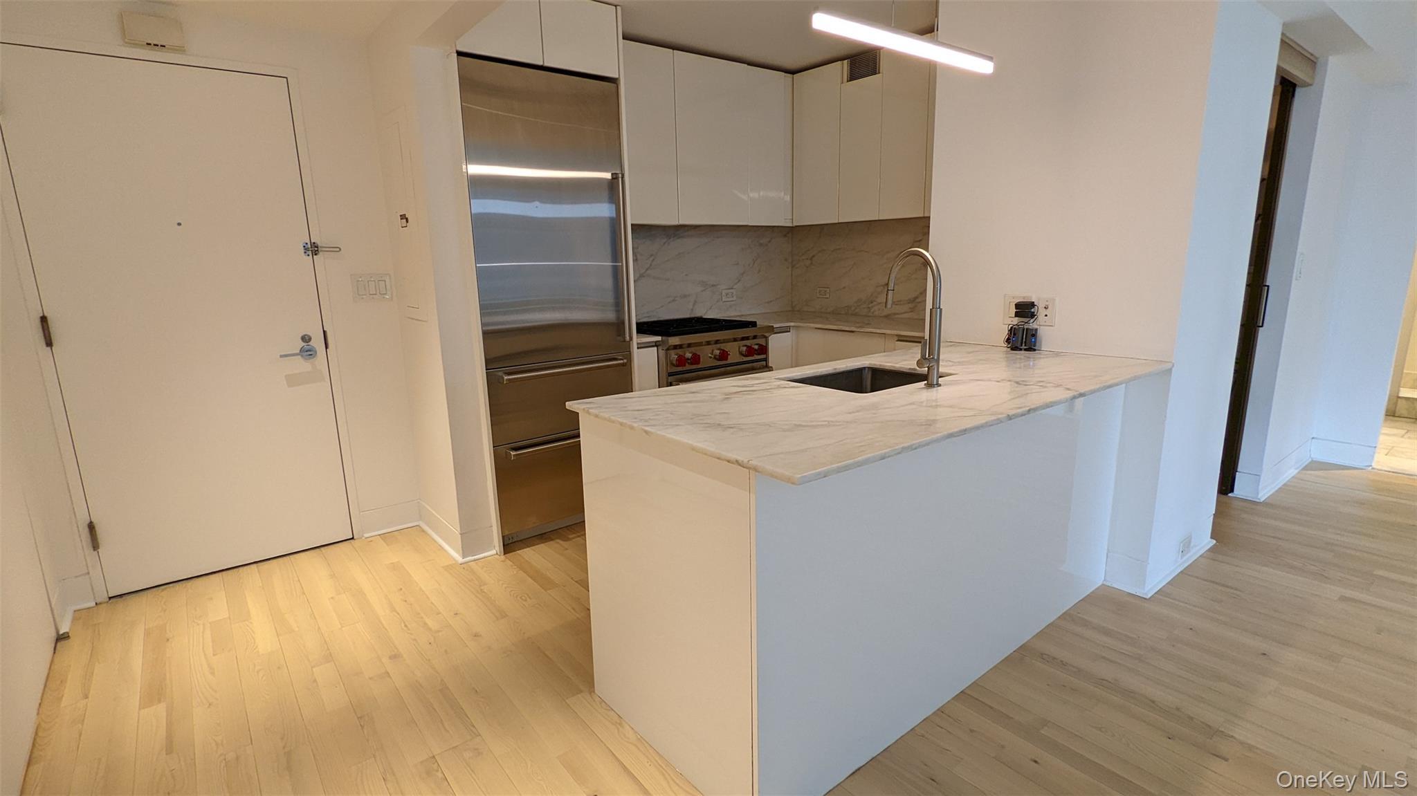 Apartment W 57  Manhattan, NY 10019, MLS-990491-2