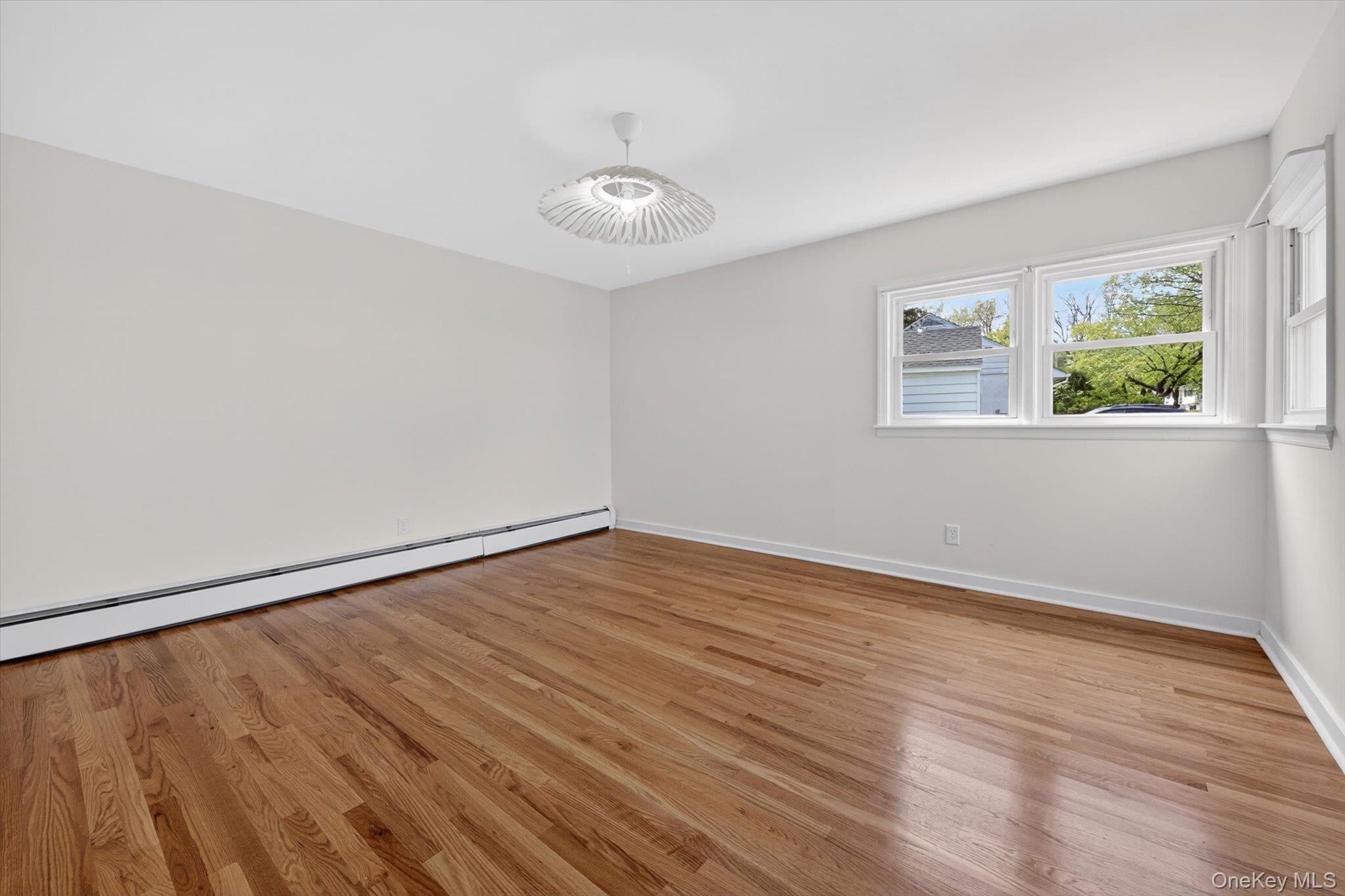 Single Family Roslyn Ulster County, NY 12428, MLS-990492-14