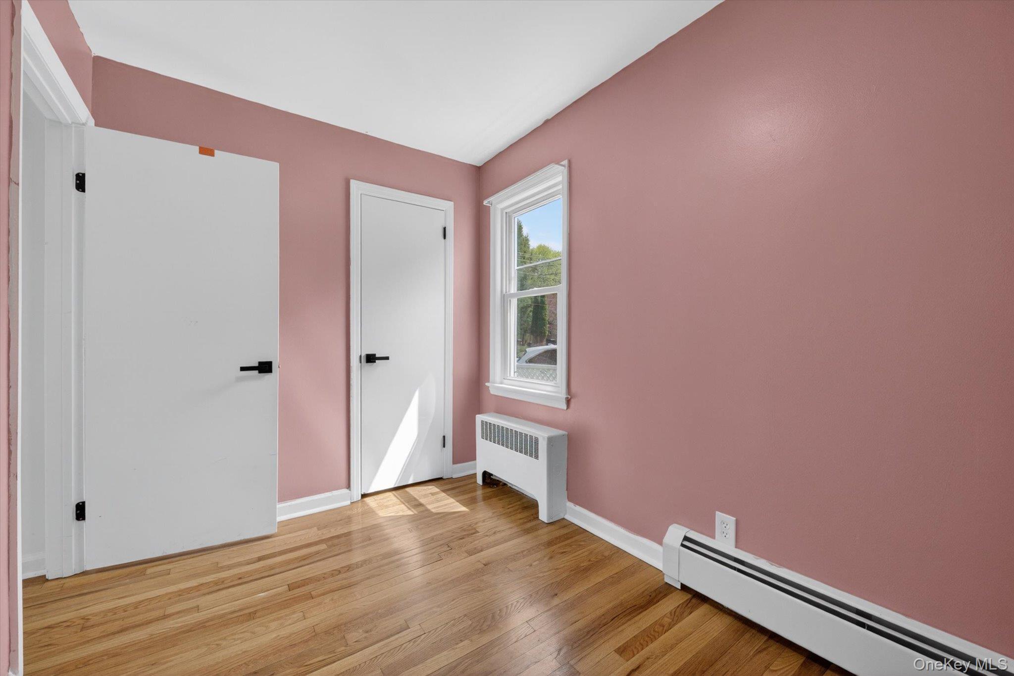 Single Family Roslyn Ulster County, NY 12428, MLS-990492-16