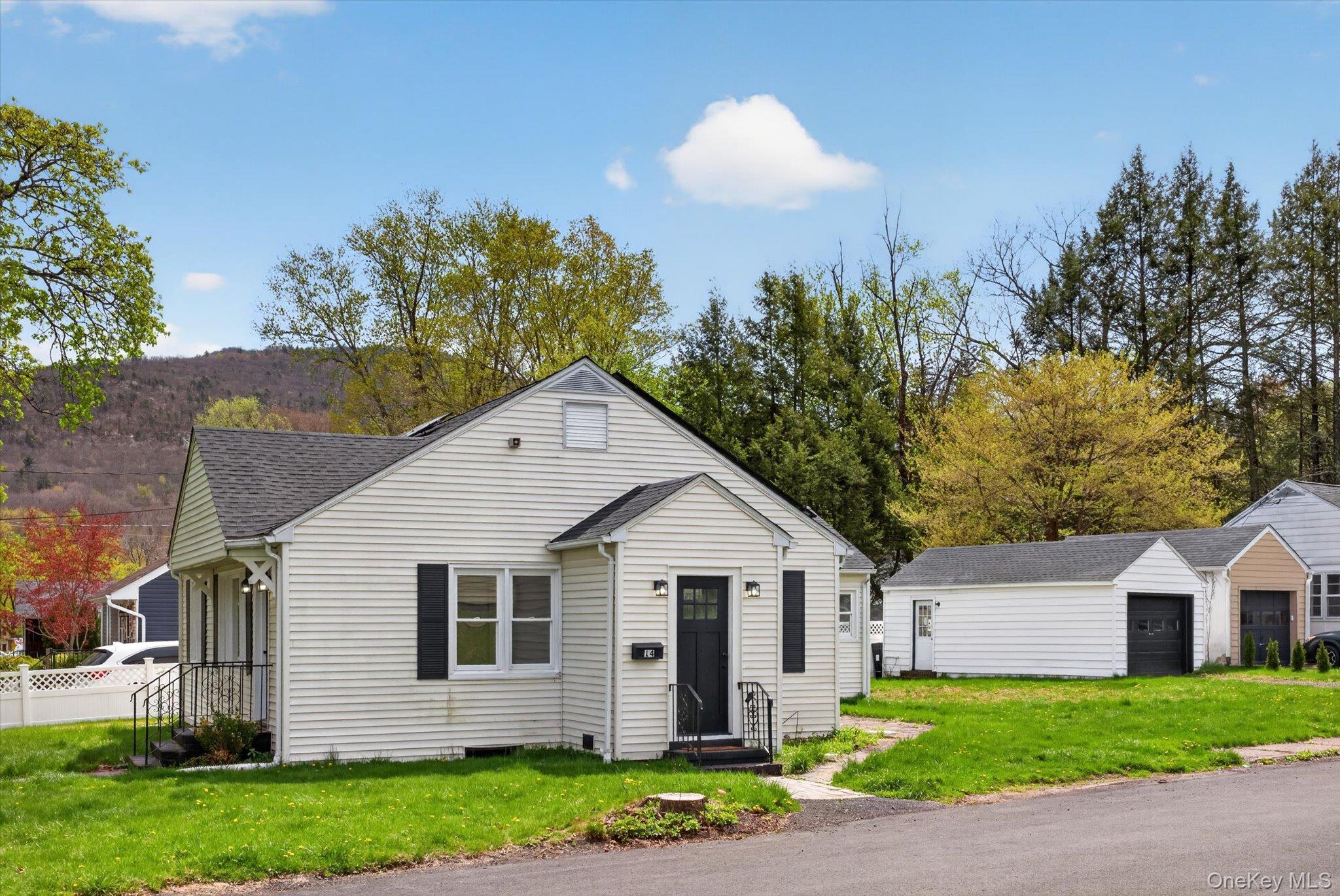 Single Family Roslyn Ulster County, NY 12428, MLS-990492-28