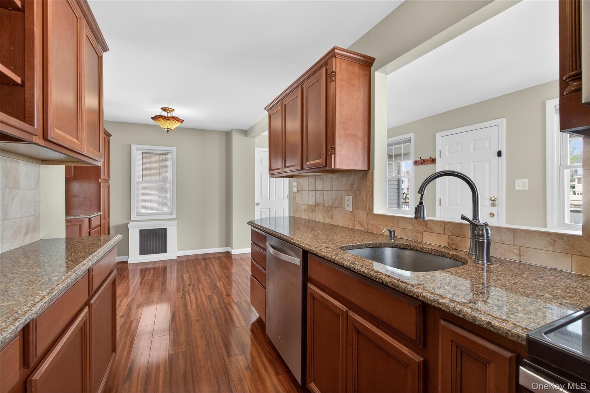 Single Family Forest Nassau County, NY 11758, MLS-990494-12