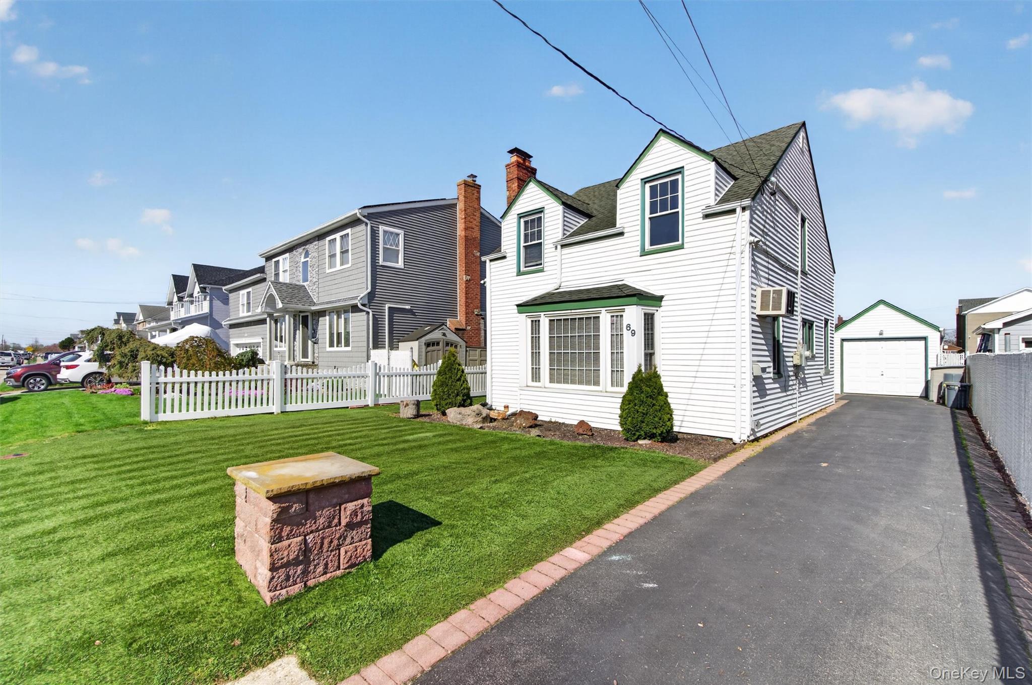 Single Family Forest Nassau County, NY 11758, MLS-990494-2