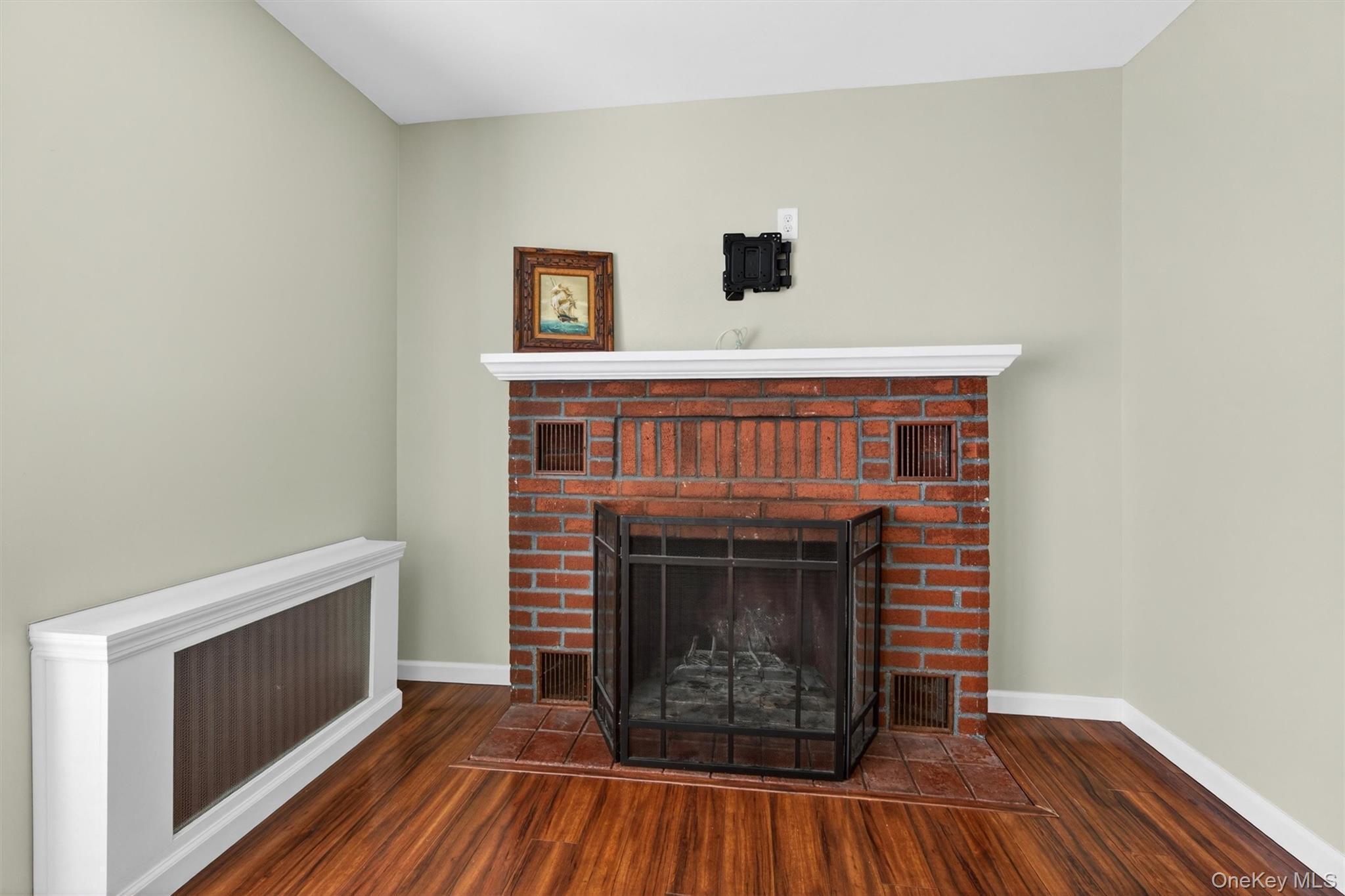 Single Family Forest Nassau County, NY 11758, MLS-990494-21