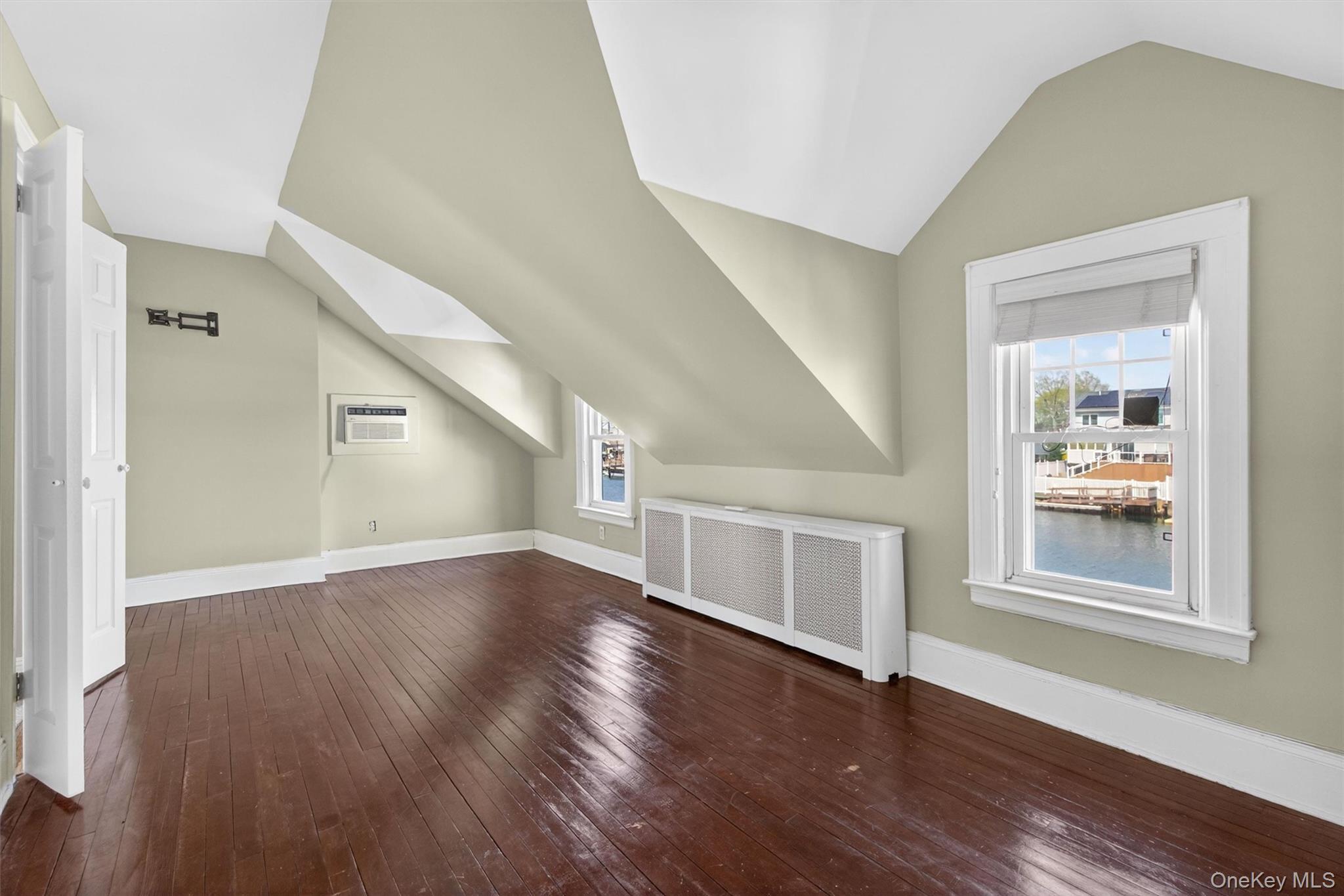 Single Family Forest Nassau County, NY 11758, MLS-990494-28