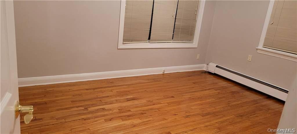 Single Family Dover  Nassau County, NY 11580, MLS-990503-3