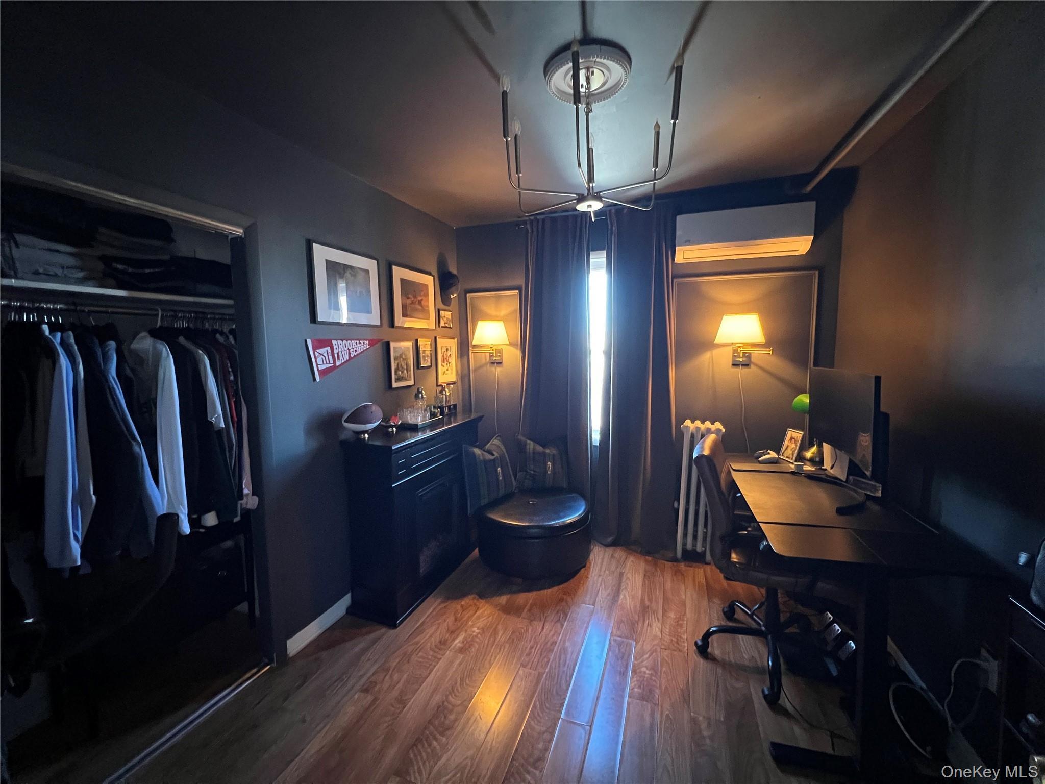 Single Family 131st Avenue  Queens, NY 11413, MLS-990510-18