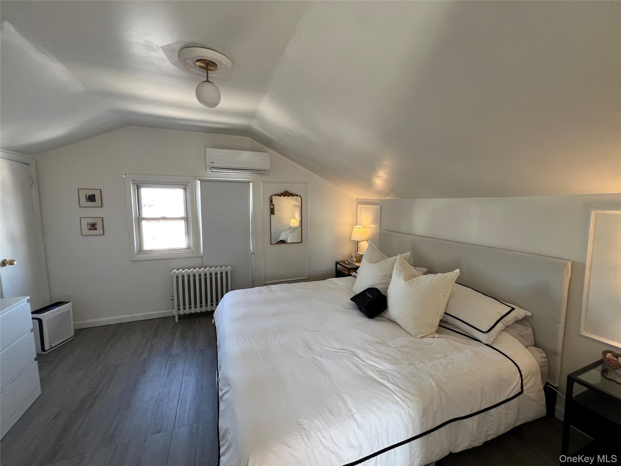 Single Family 131st Avenue  Queens, NY 11413, MLS-990510-19