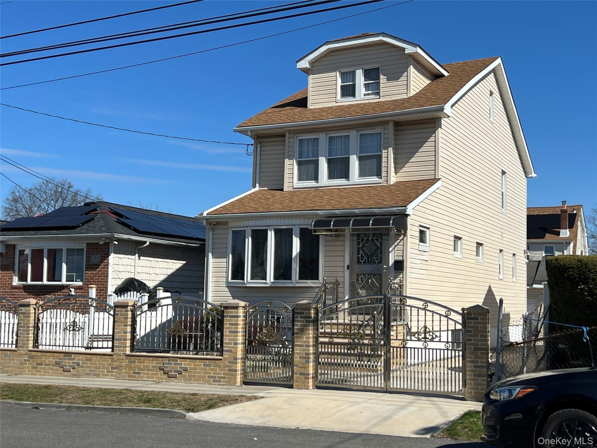 Single Family 131st Avenue  Queens, NY 11413, MLS-990510-2