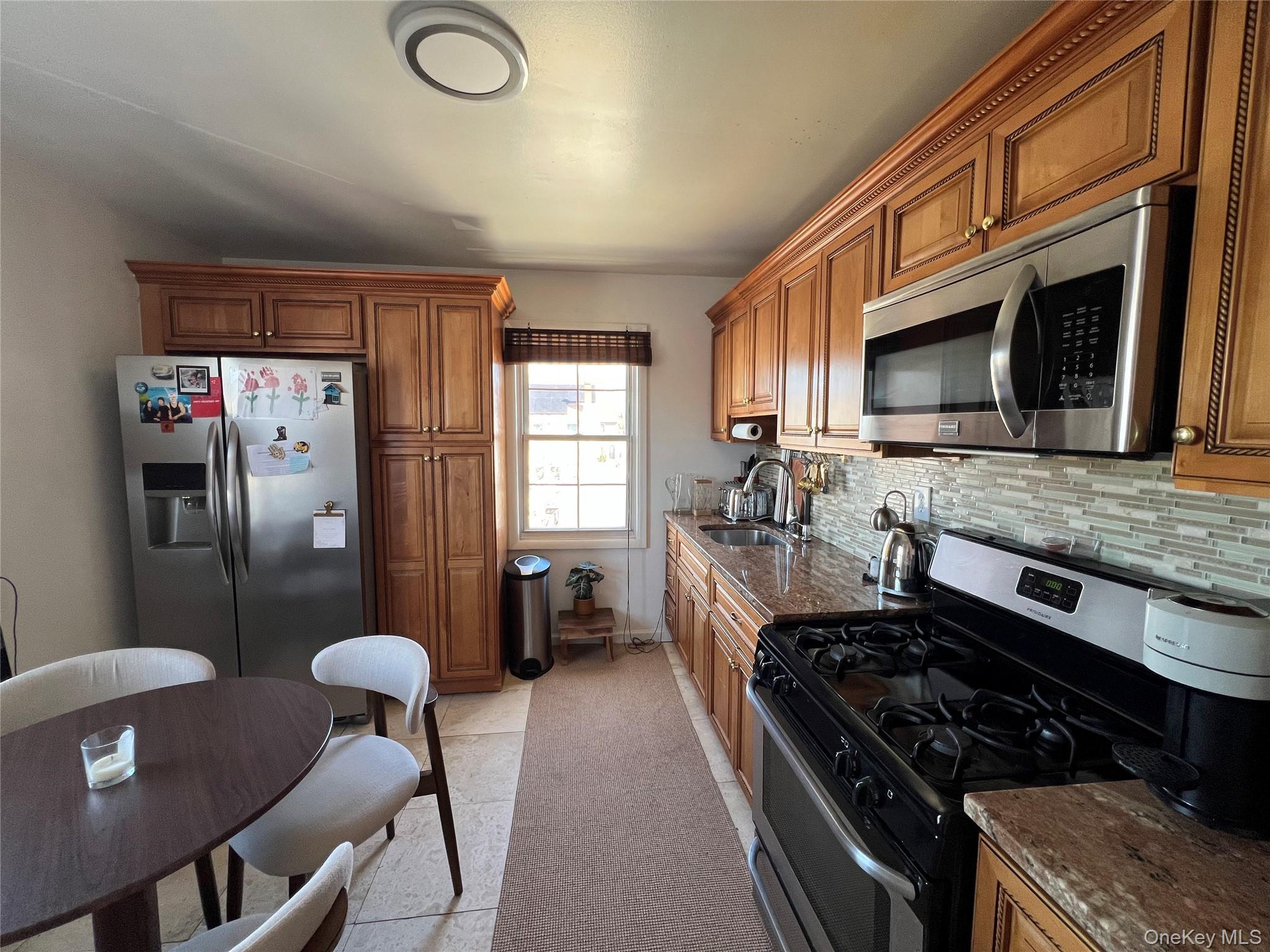 Single Family 131st Avenue  Queens, NY 11413, MLS-990510-25