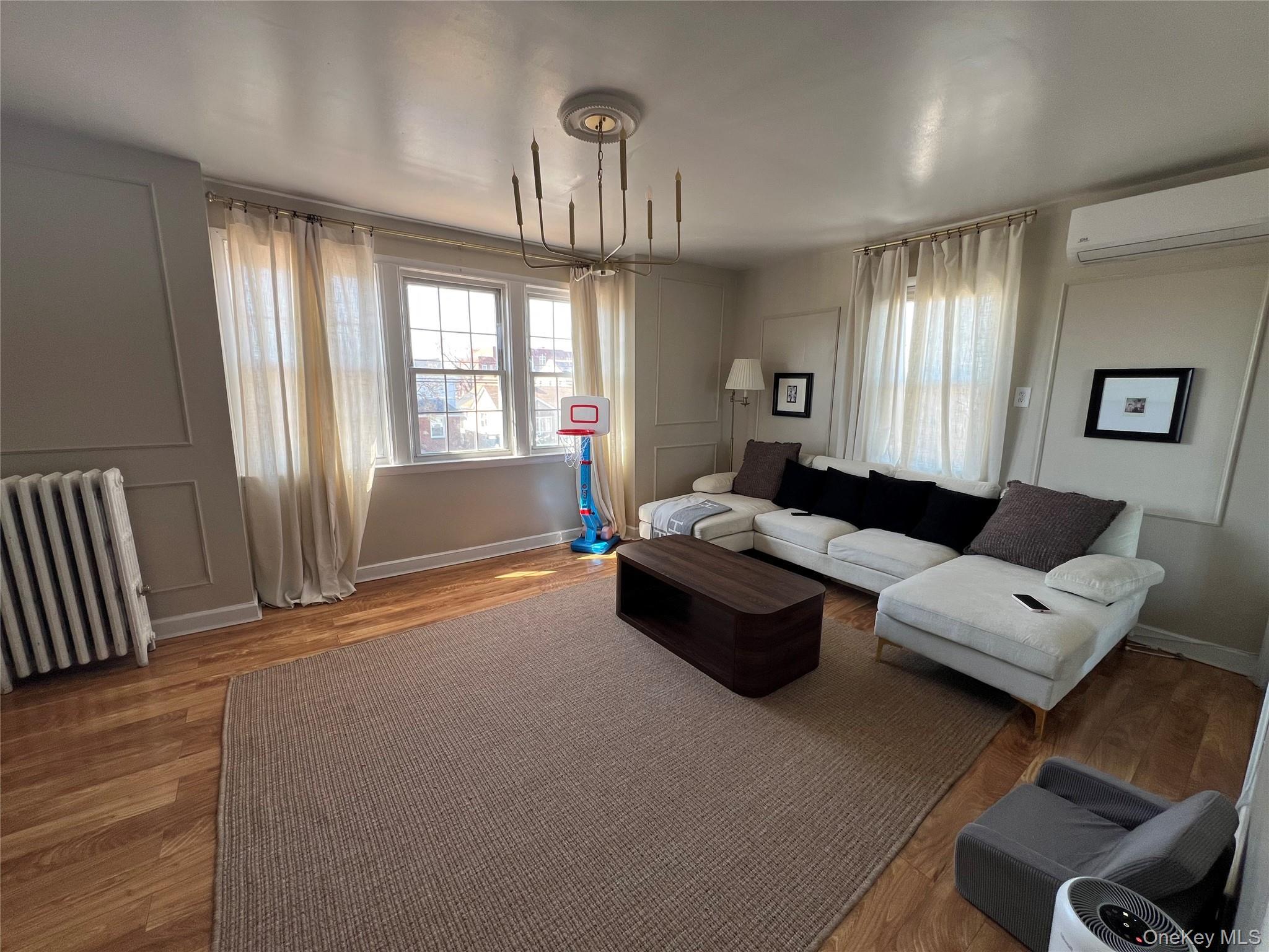 Single Family 131st Avenue  Queens, NY 11413, MLS-990510-27