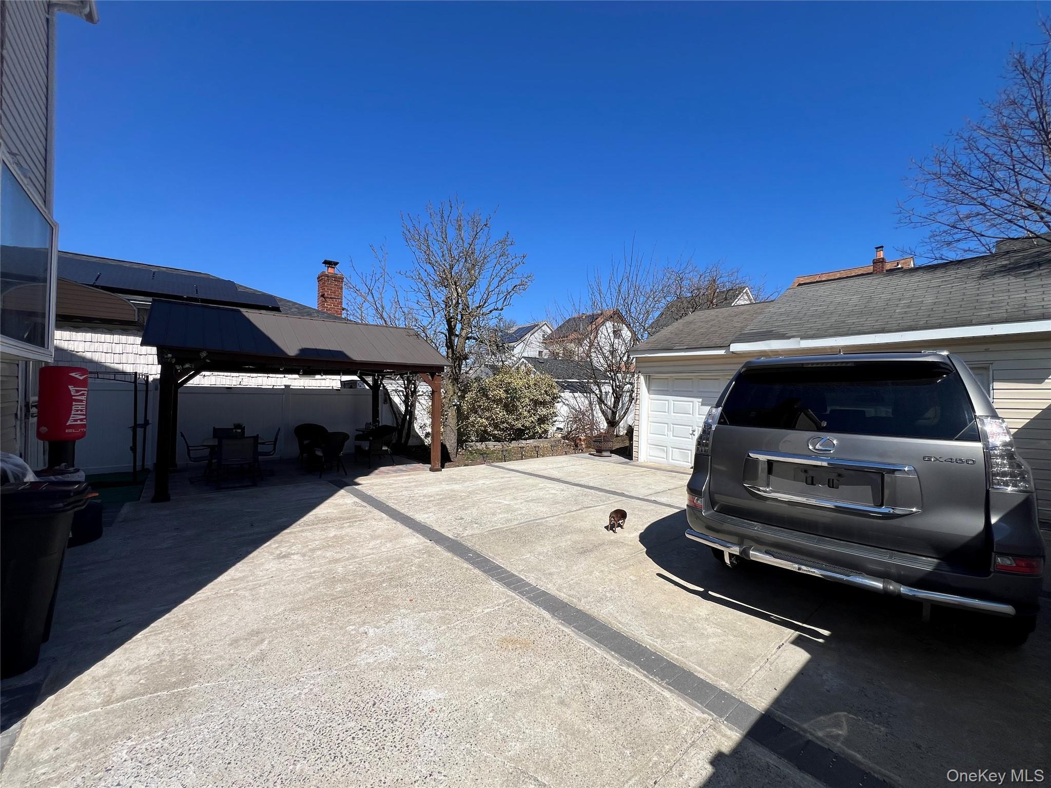 Single Family 131st Avenue  Queens, NY 11413, MLS-990510-32