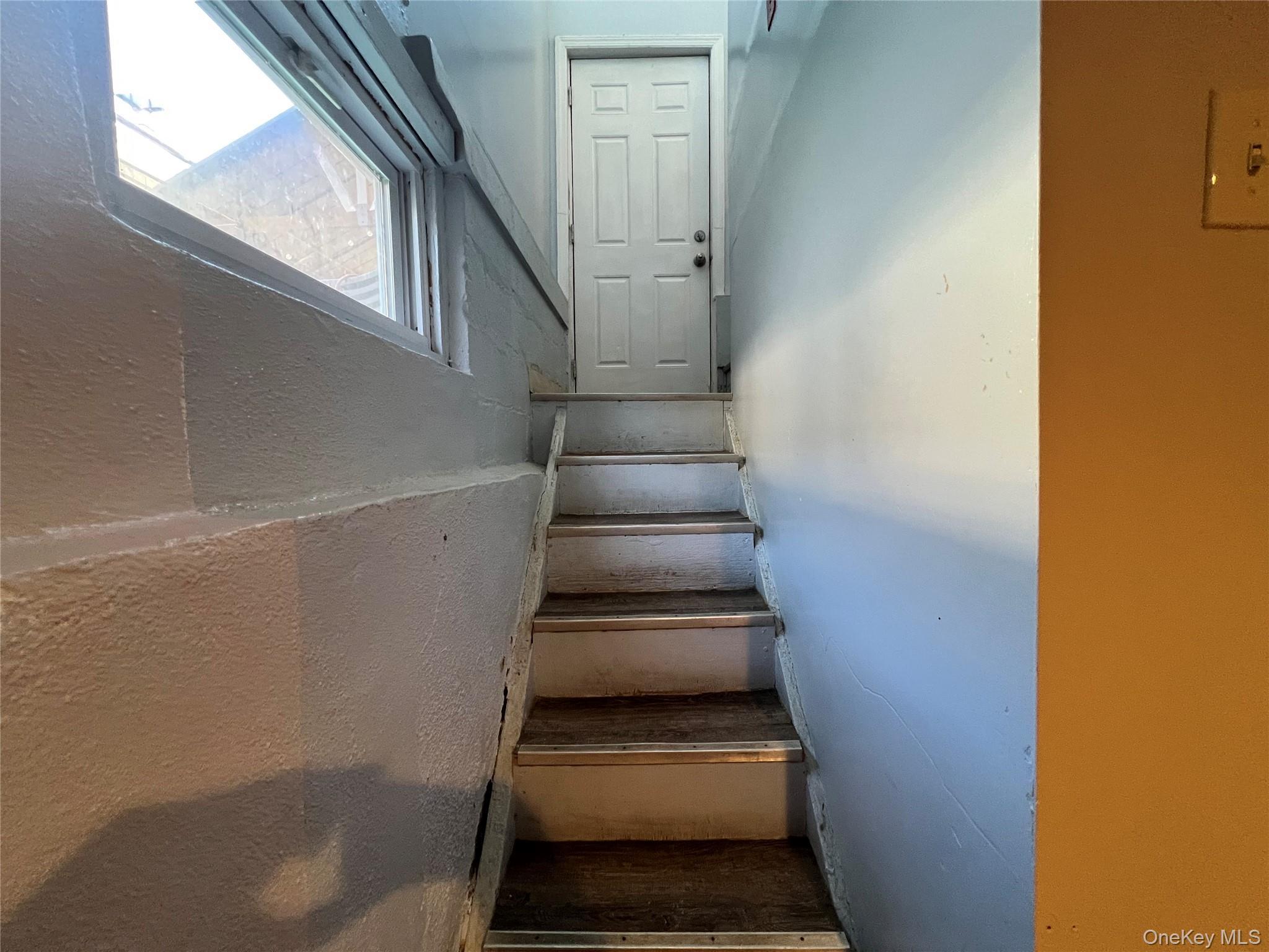 Single Family 131st Avenue  Queens, NY 11413, MLS-990510-34