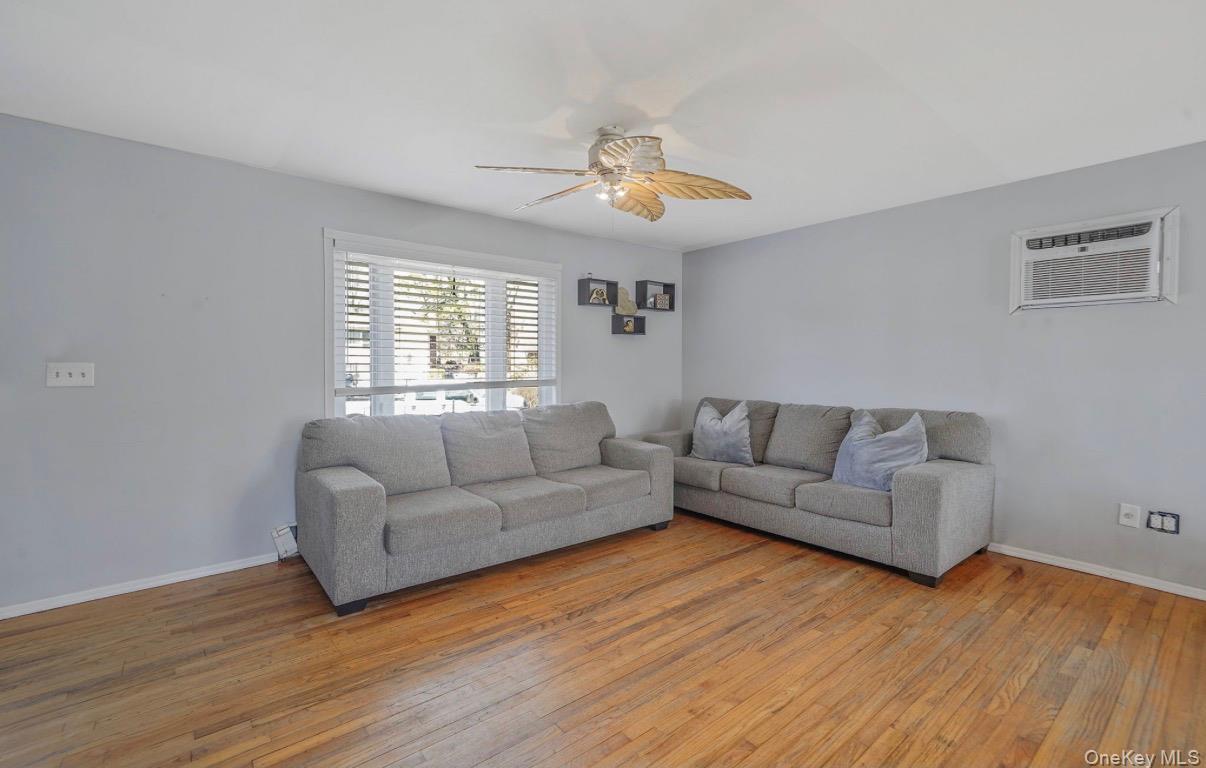 Single Family Maplewood Drive Suffolk County, NY 11967, MLS-990536-15