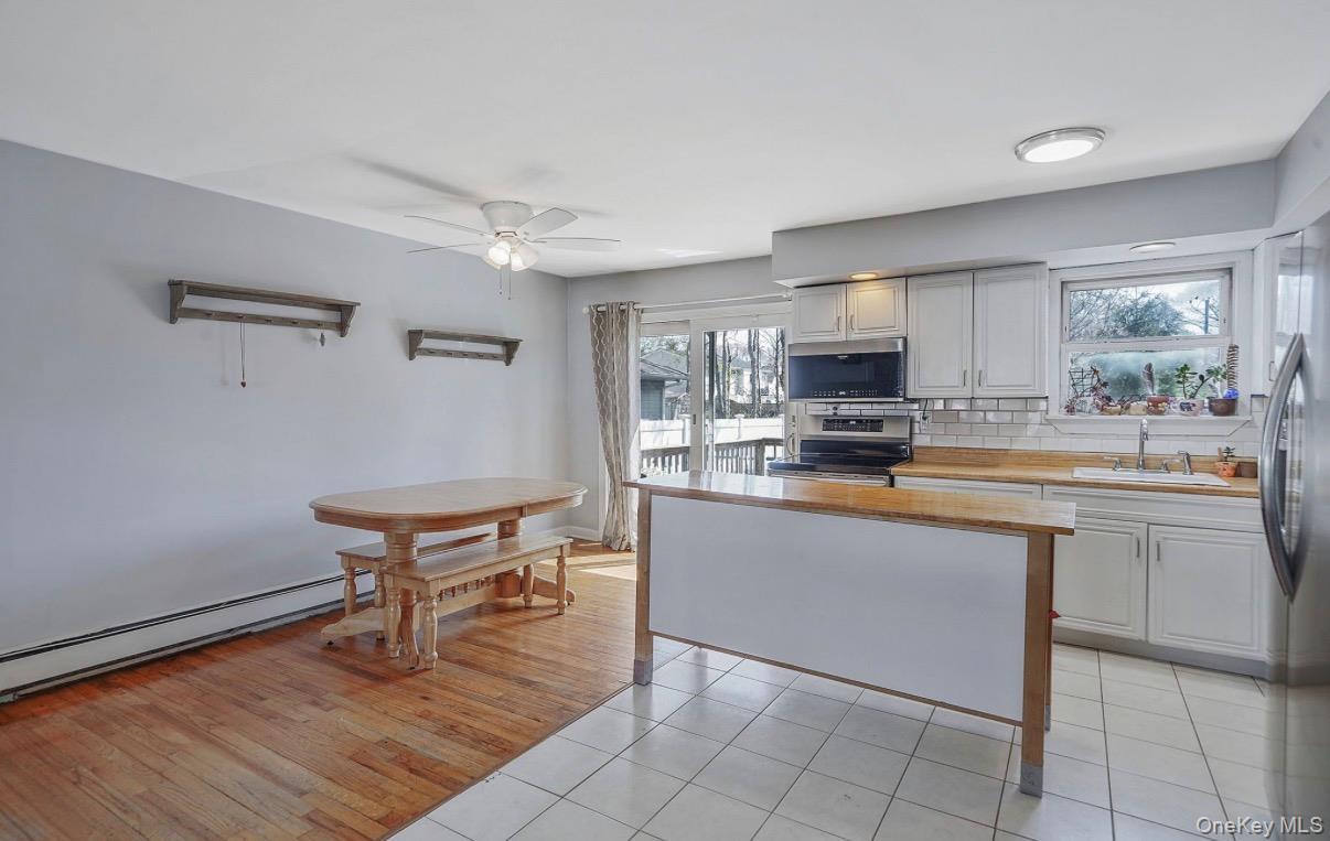Single Family Maplewood Drive Suffolk County, NY 11967, MLS-990536-17