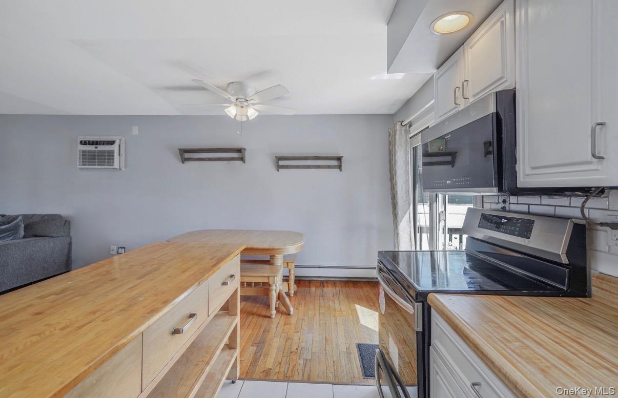 Single Family Maplewood Drive Suffolk County, NY 11967, MLS-990536-18