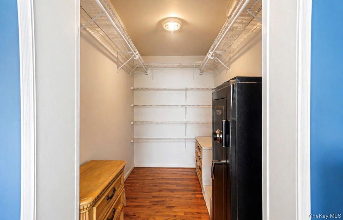 Single Family Maplewood Drive Suffolk County, NY 11967, MLS-990536-22