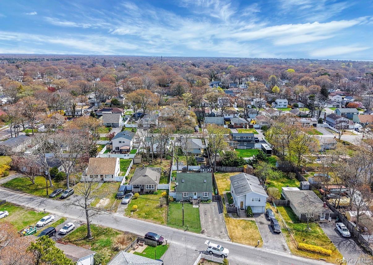 Single Family Maplewood Drive Suffolk County, NY 11967, MLS-990536-8