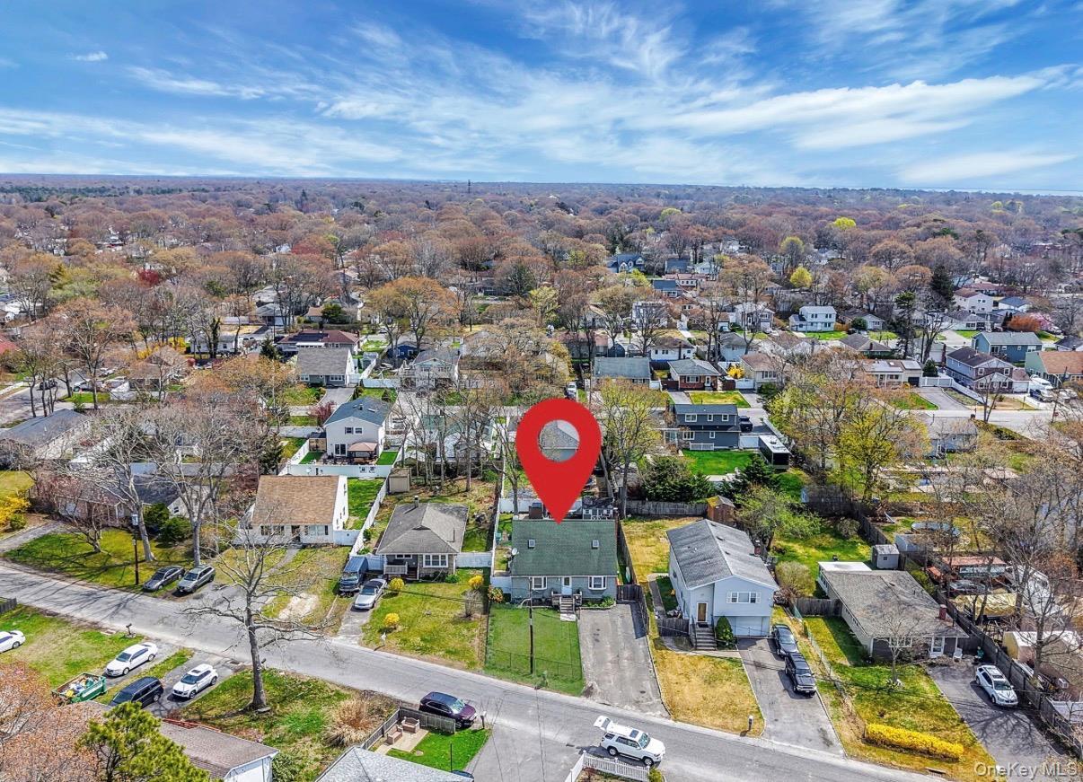 Single Family Maplewood Drive Suffolk County, NY 11967, MLS-990536-9