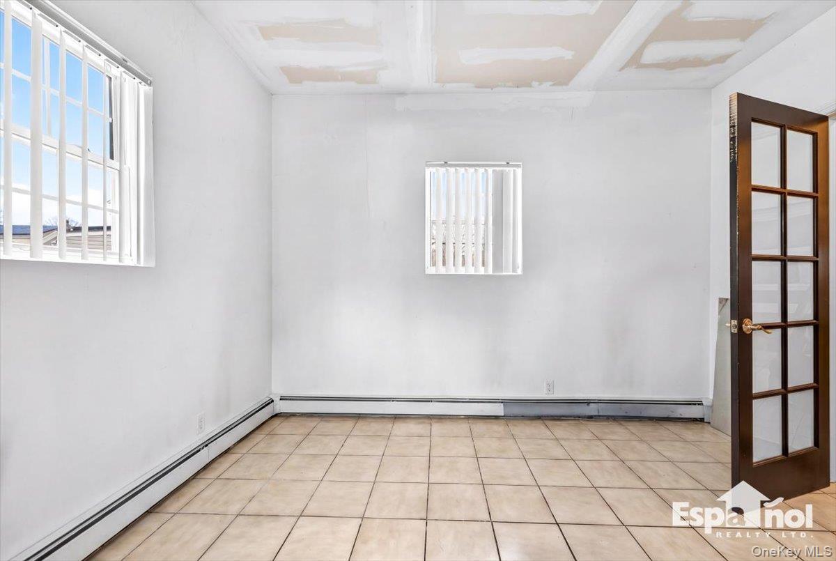 Single Family Ronald  Suffolk County, NY 11701, MLS-990542-23
