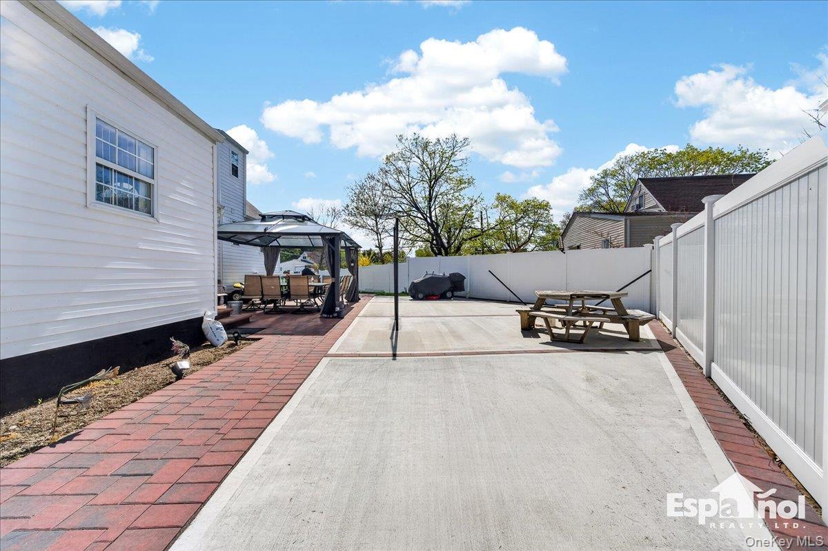 Single Family Ronald  Suffolk County, NY 11701, MLS-990542-44