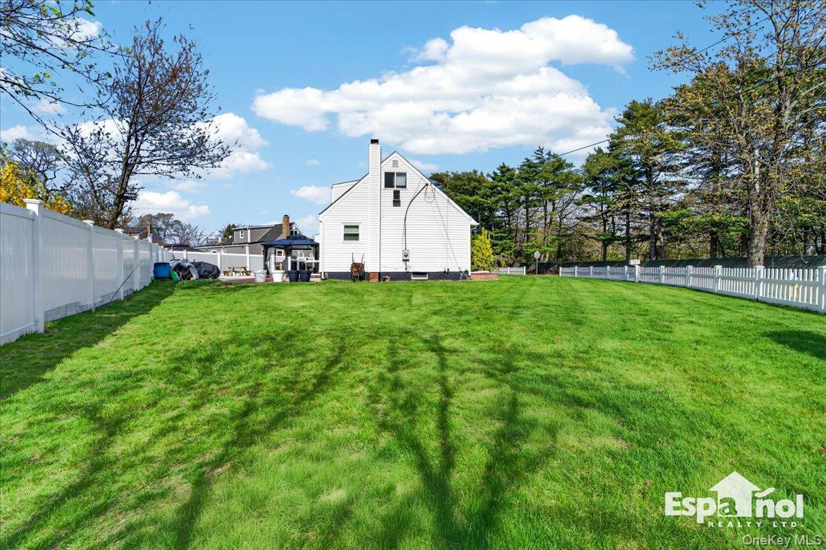 Single Family Ronald  Suffolk County, NY 11701, MLS-990542-46