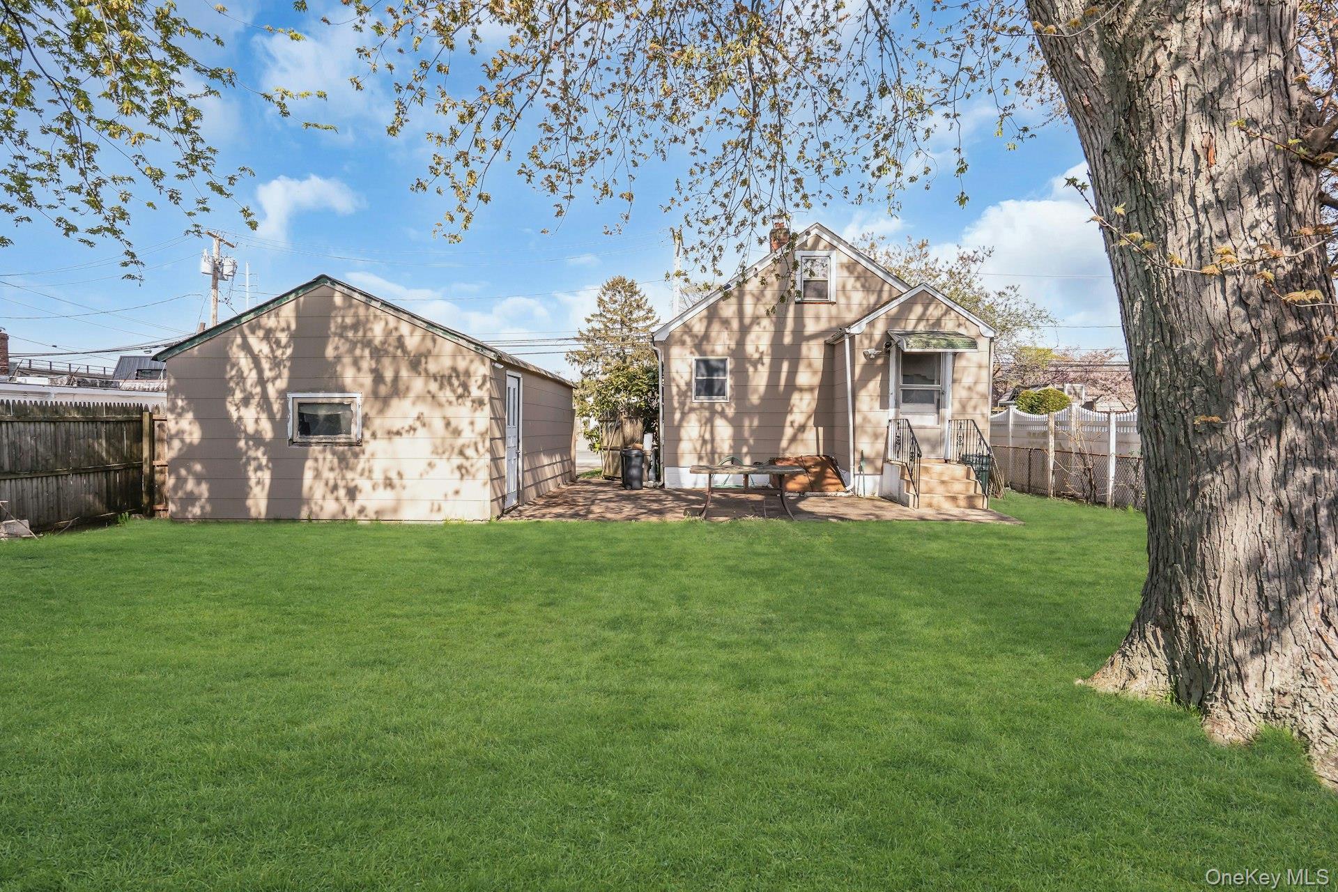 Single Family 4th  Suffolk County, NY 11757, MLS-990549-16